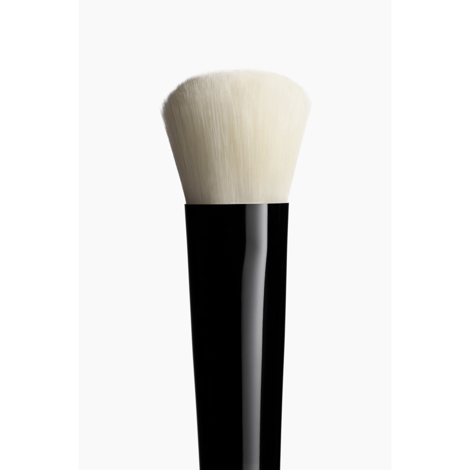 Cọ Trang Điểm CHANEL Les Pinceaux de Chanel Face Brush N°104