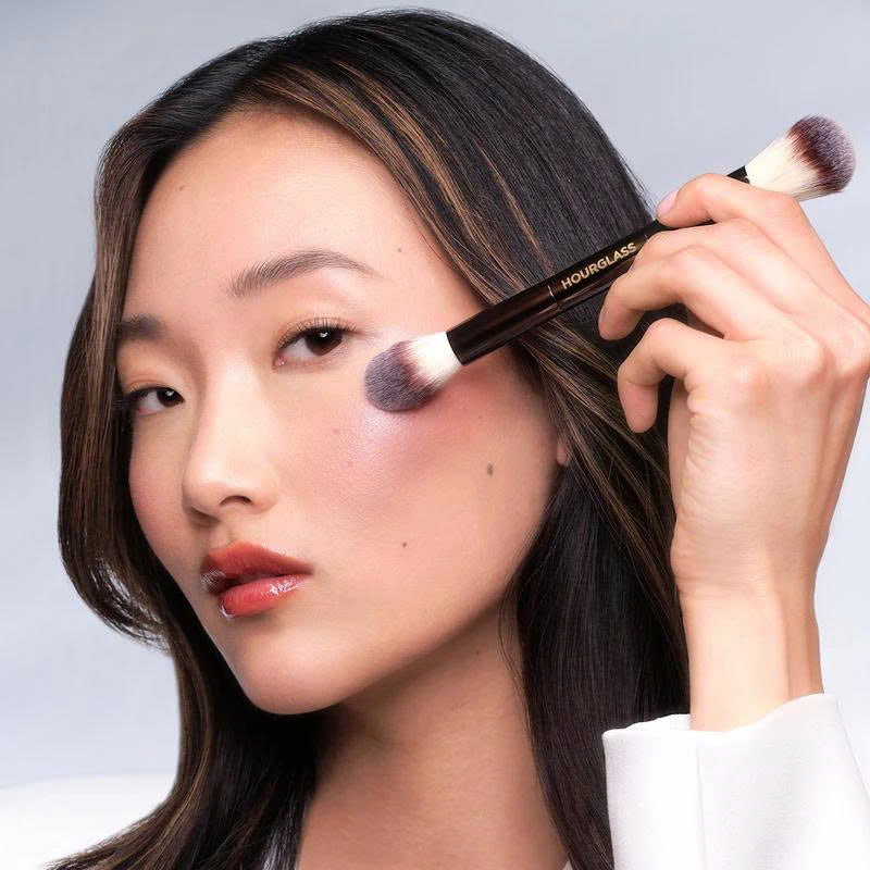 Cọ Trang Điểm HOURGLASS Ambient Lighting Edit Brush