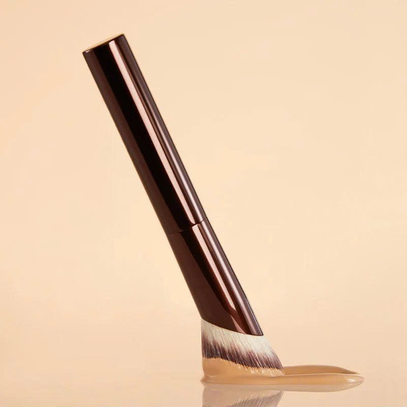 Cọ Trang Điểm HOURGLASS Ambient Soft Glow Foundation Brush-Kallos
