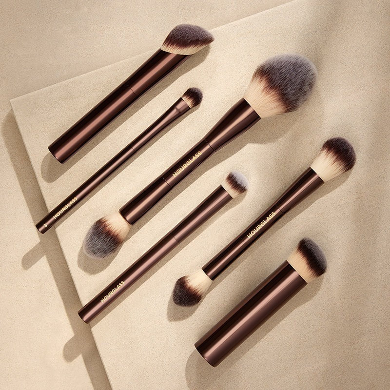 Cọ Trang Điểm HOURGLASS No 6 Tapered Blender Brush