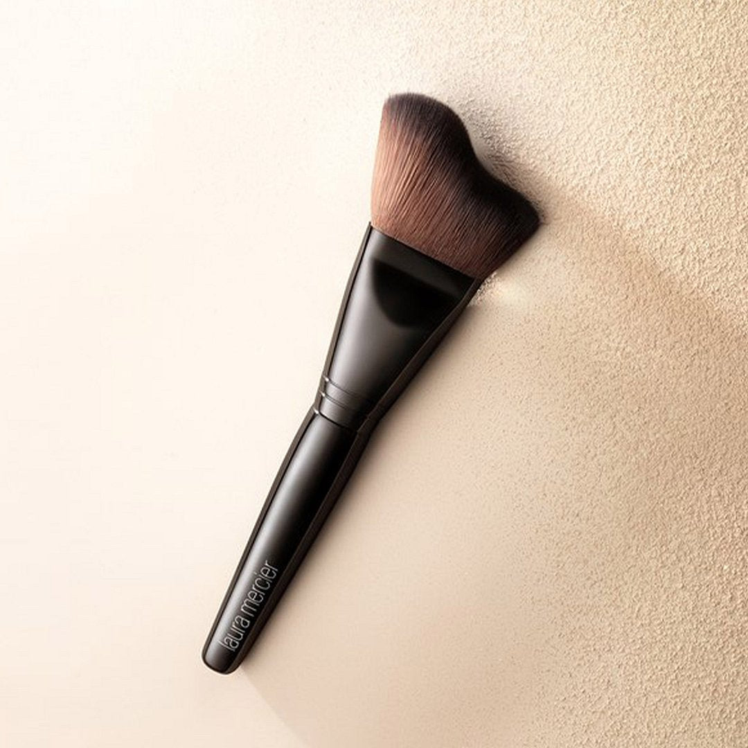 Cọ Trang Điểm Laura Mercier Glow Powder Brush
