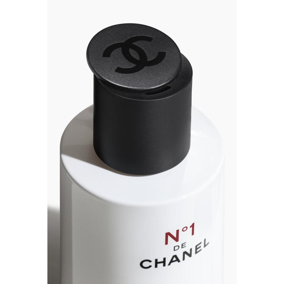 Kem Dưỡng Da CHANEL N°1 De Chanel Revitalizing Lotion