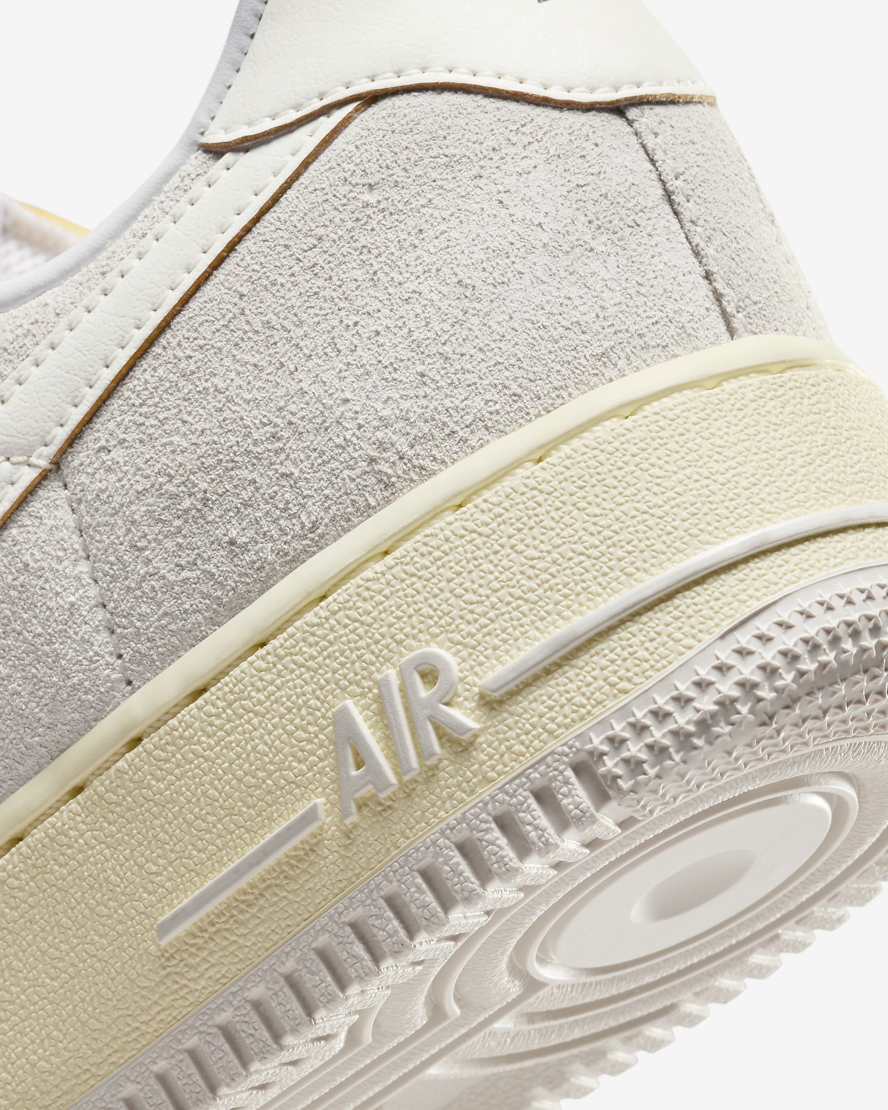 nike air force 1 07 mens brown