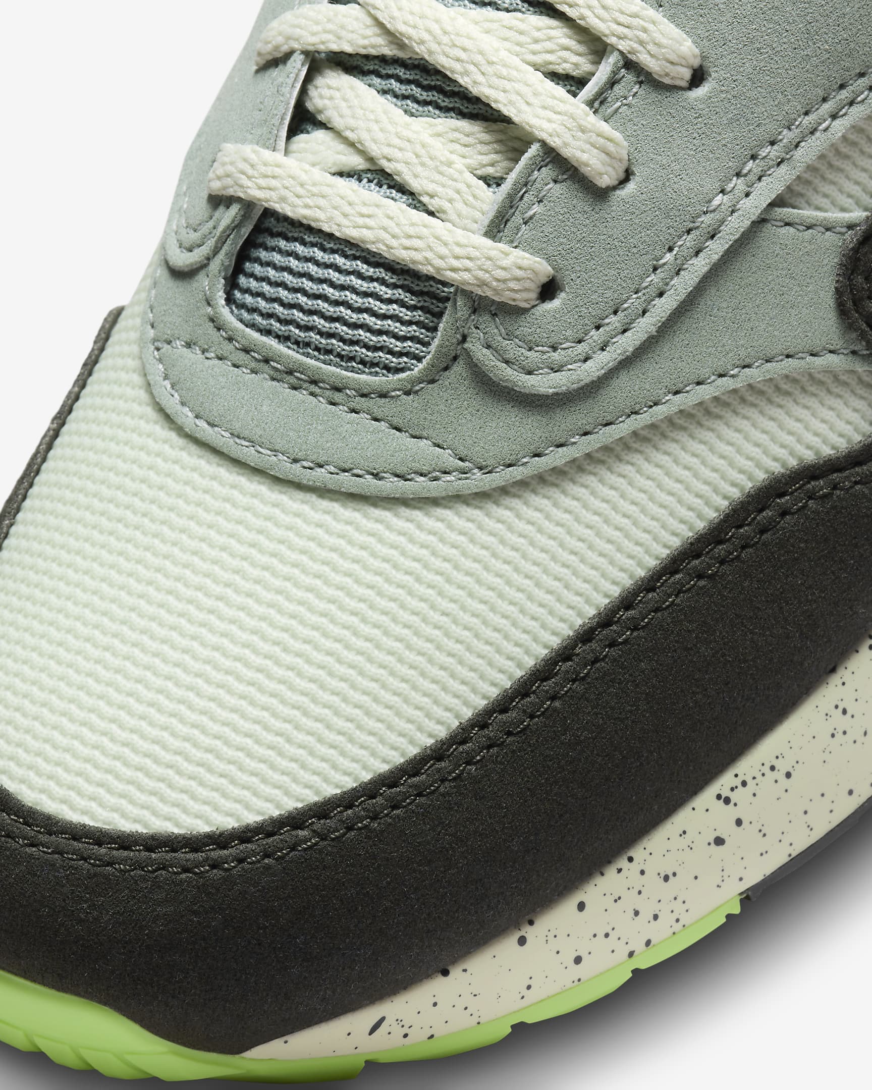 air max 1 grey mint on feet