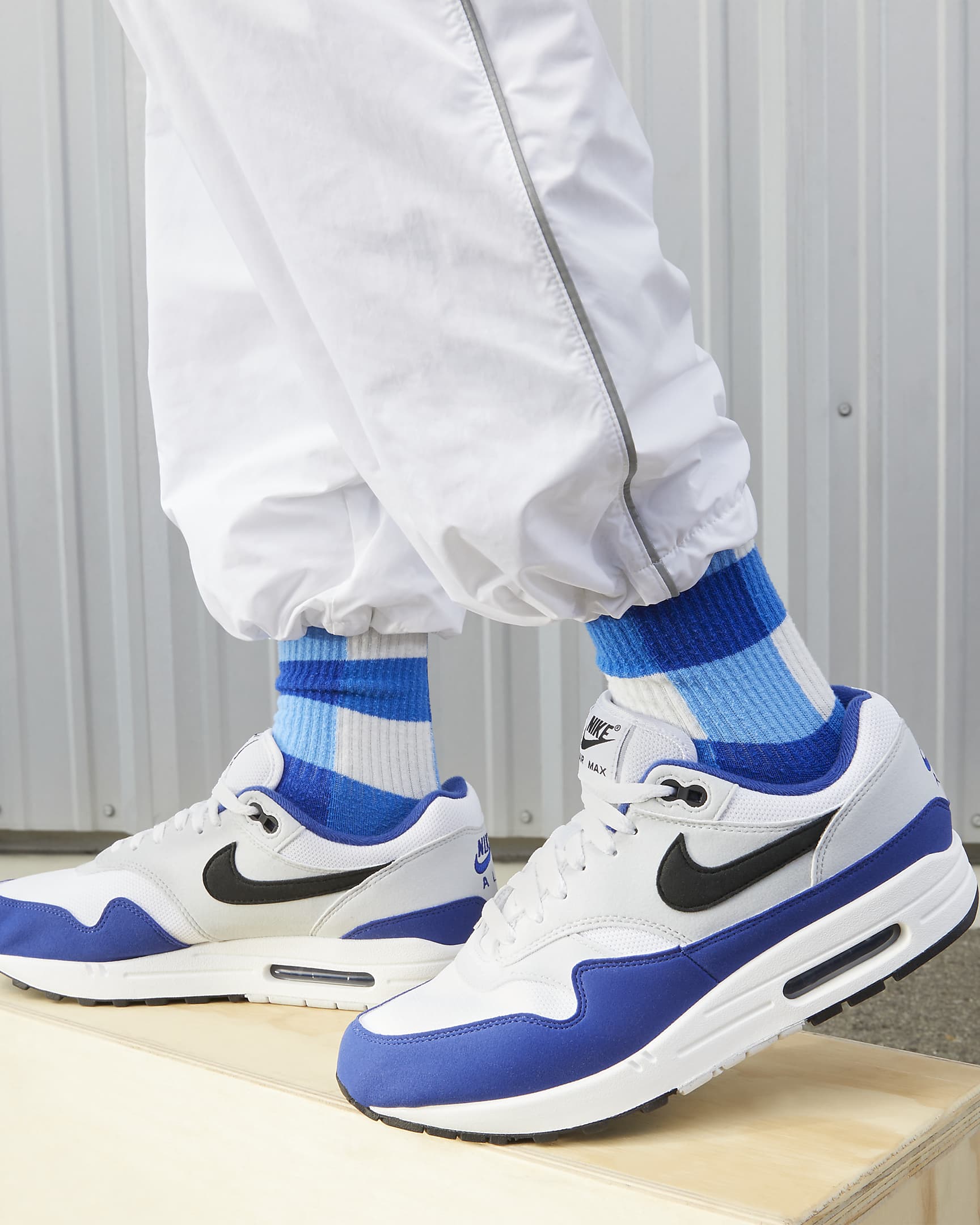 mens royal blue air max