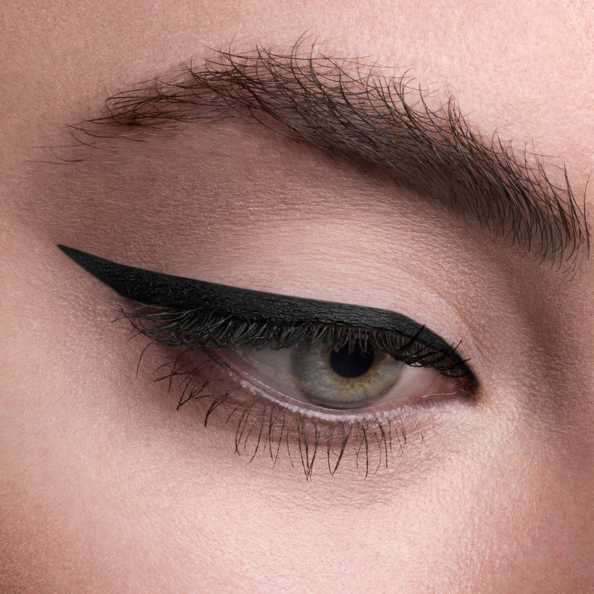 Kẻ Mắt HOURGLASS 1.5MM Mechanical Gel Eye Liner #Obsidian - Black