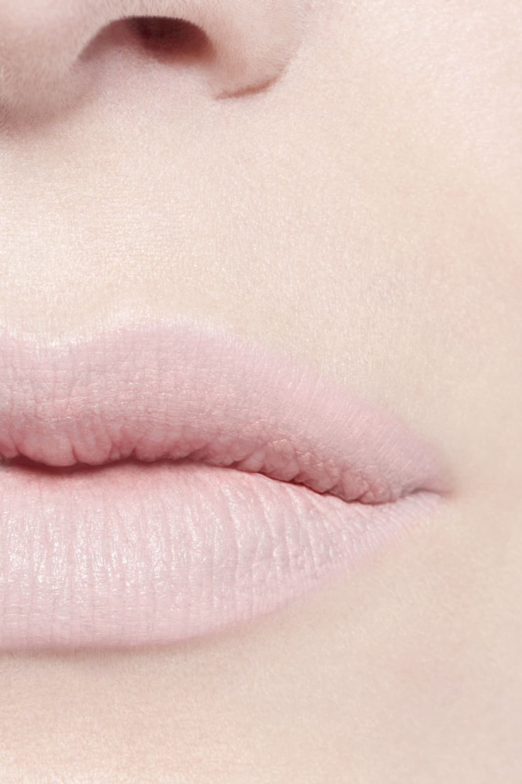 Kẻ Viền Môi CHANEL Le Crayon Lèvres #152 Clear - Transparent - Kallos Vietnam