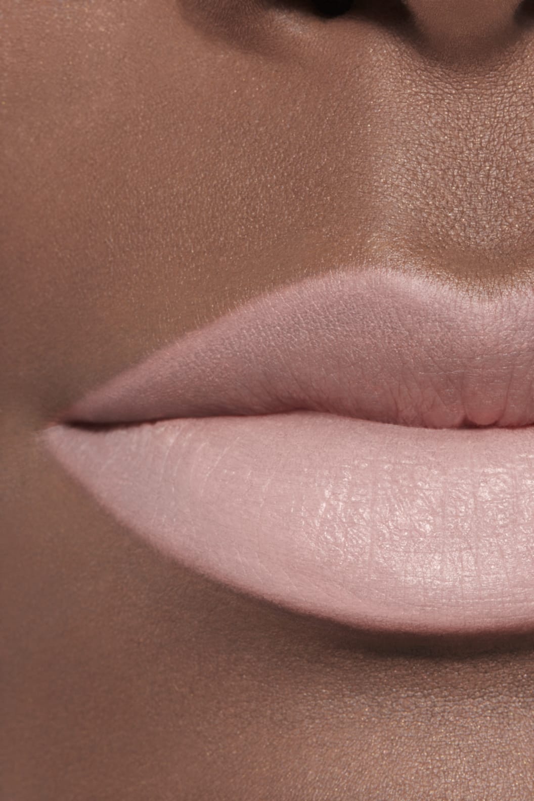 Kẻ Viền Môi CHANEL Le Crayon Lèvres #152 Clear - Transparent - Kallos Vietnam