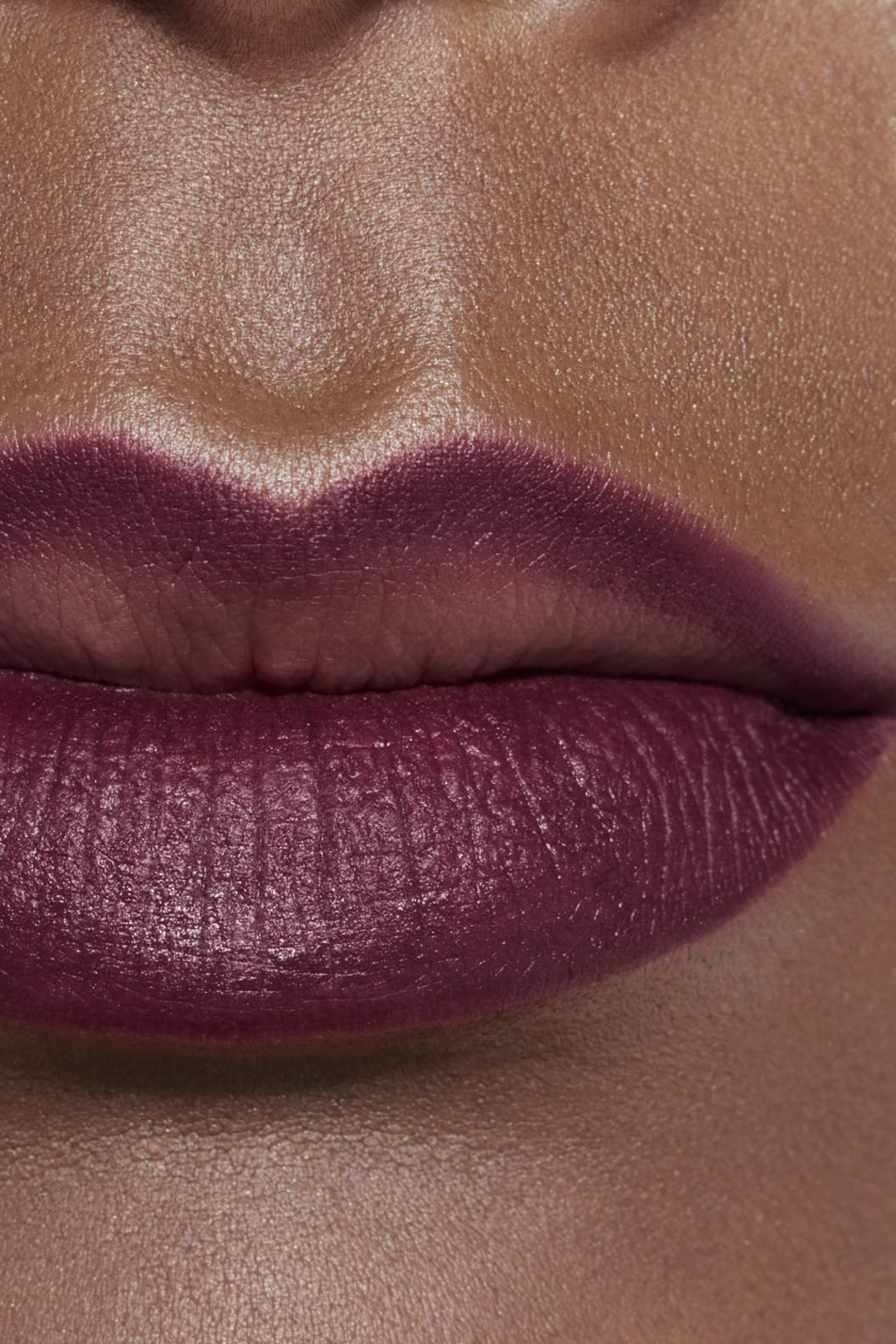 Kẻ Viền Môi CHANEL Le Crayon Lèvres #192 Prune Noire - Deep Plum - Kallos Vietnam