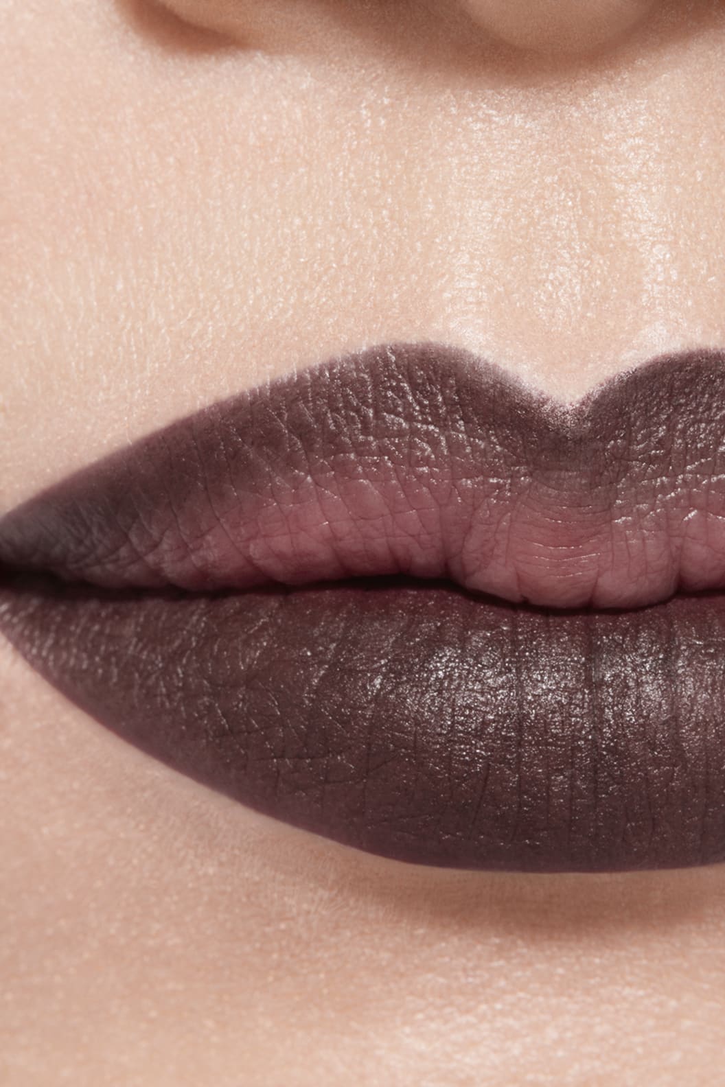 Kẻ Viền Môi CHANEL Le Crayon Lèvres #204 Brun Foncé - Deep Brown-Kallos