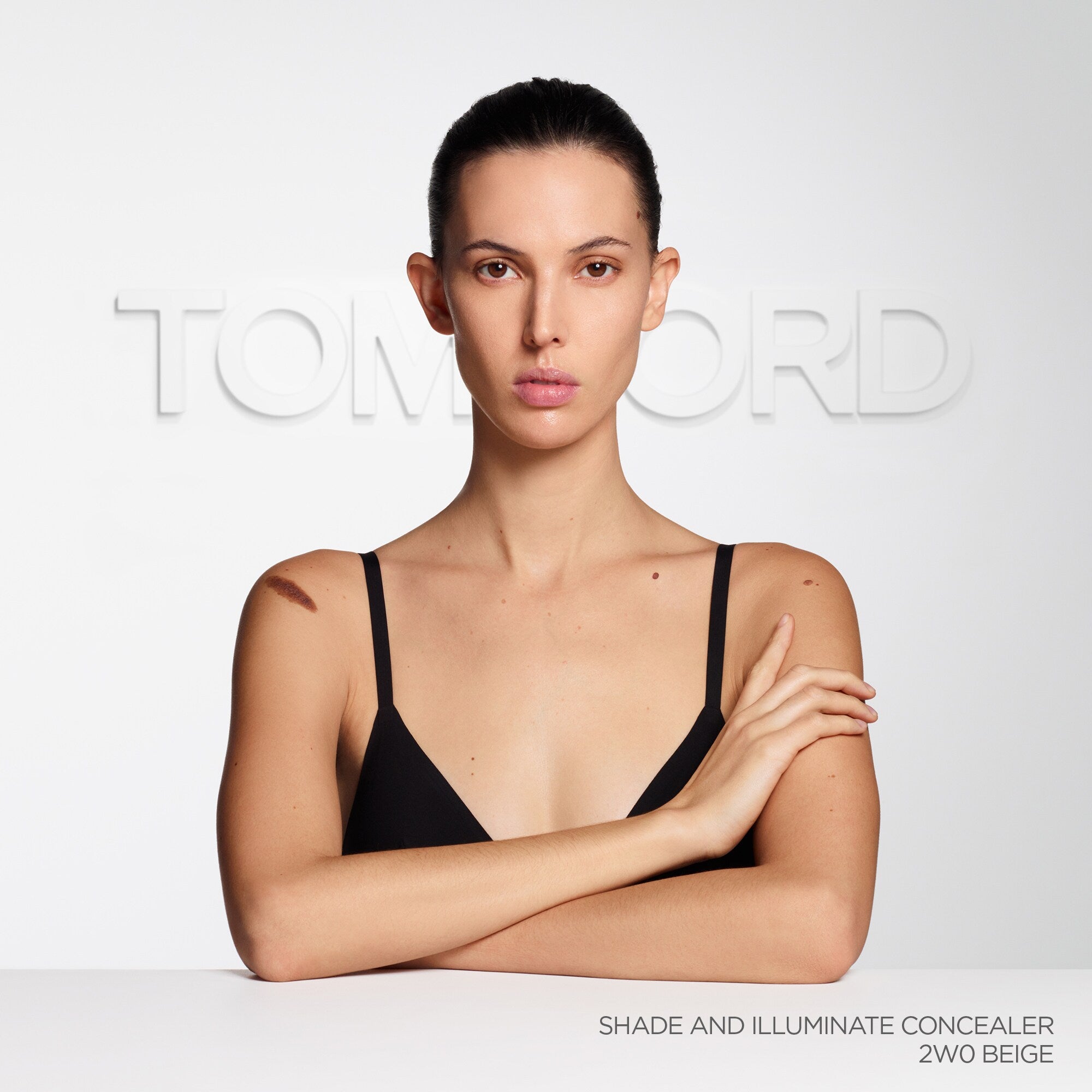 Kem Che Khuyết Điểm TOM FORD Shade & Illuminate Concealer #2W0 Beige - Kallos Vietnam
