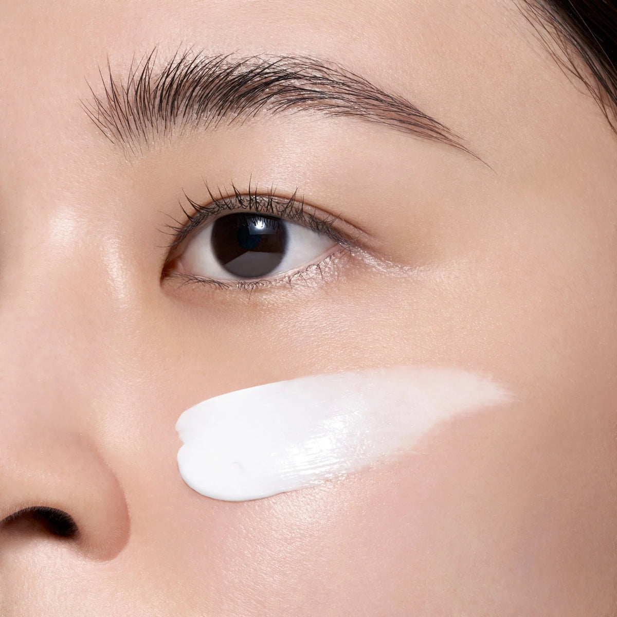 Kem Dưỡng Da Swiss Perfection Essential Vitamin Cream