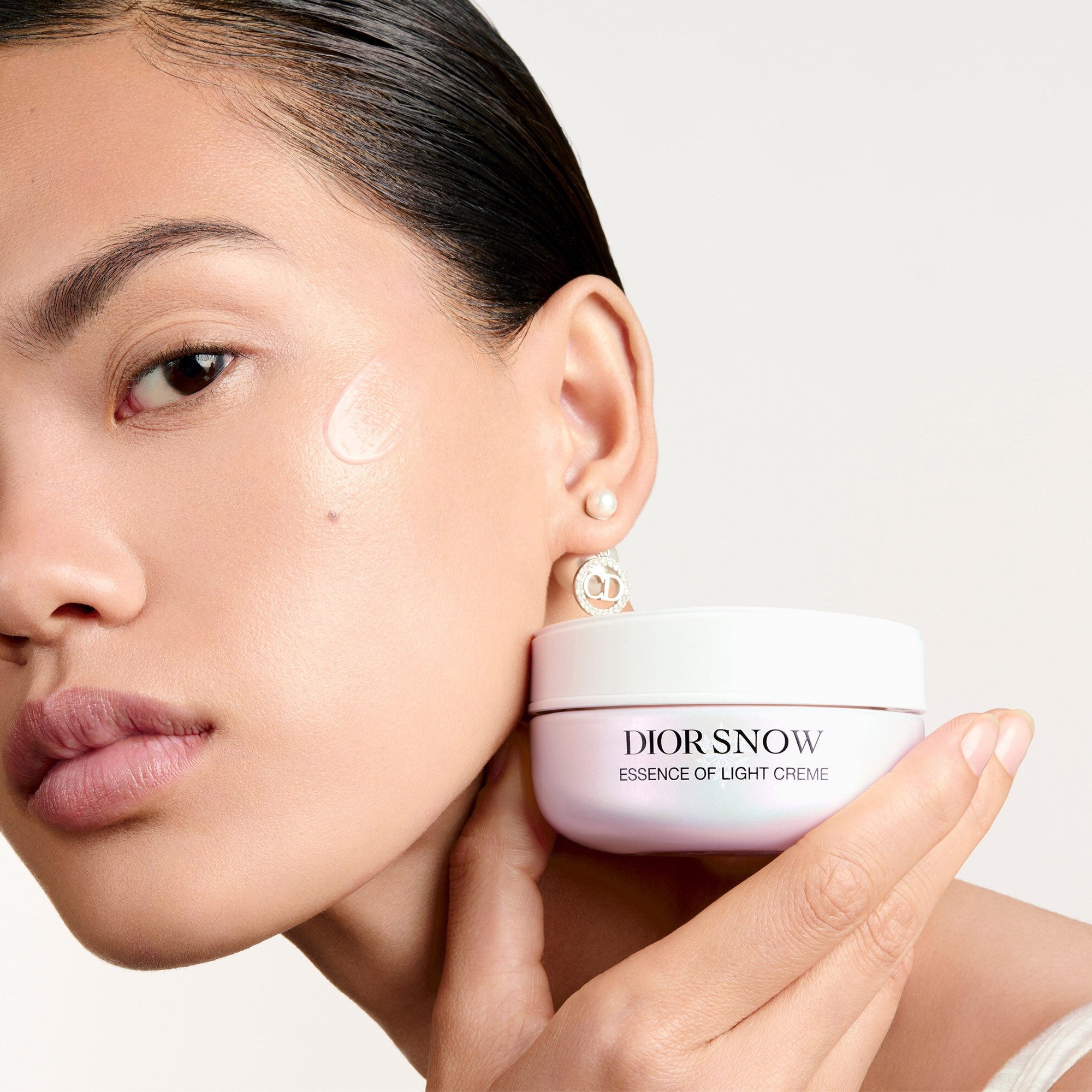 Kem Dưỡng DIOR Diorsnow Essence Of Light Creme - Kallos Vietnam