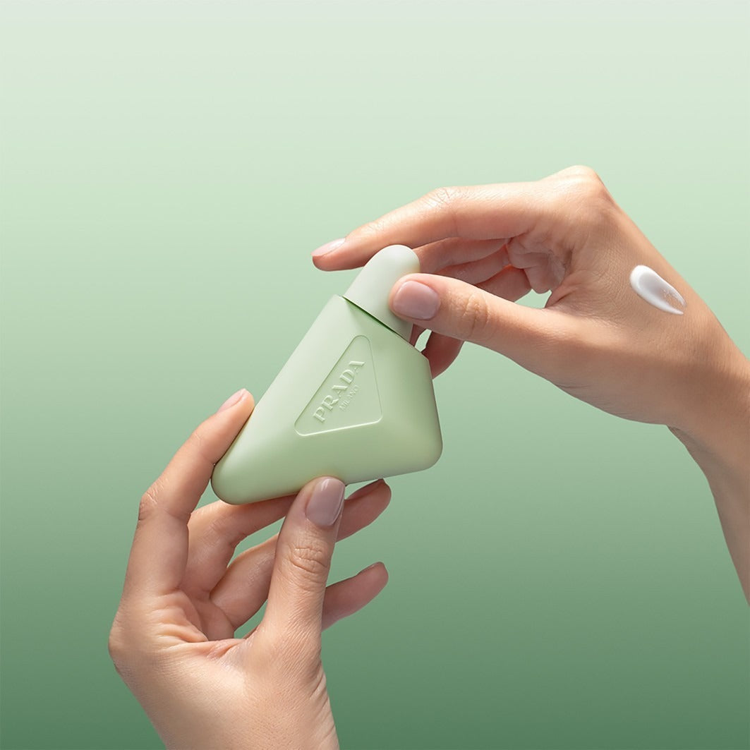 Kem Dưỡng Tay PRADA Augmented Skin Hand Cream