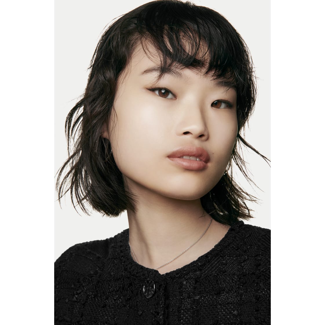 Kem Nền CHANEL Sublimage L'Essence de Teint Foundation #B00-Kallos