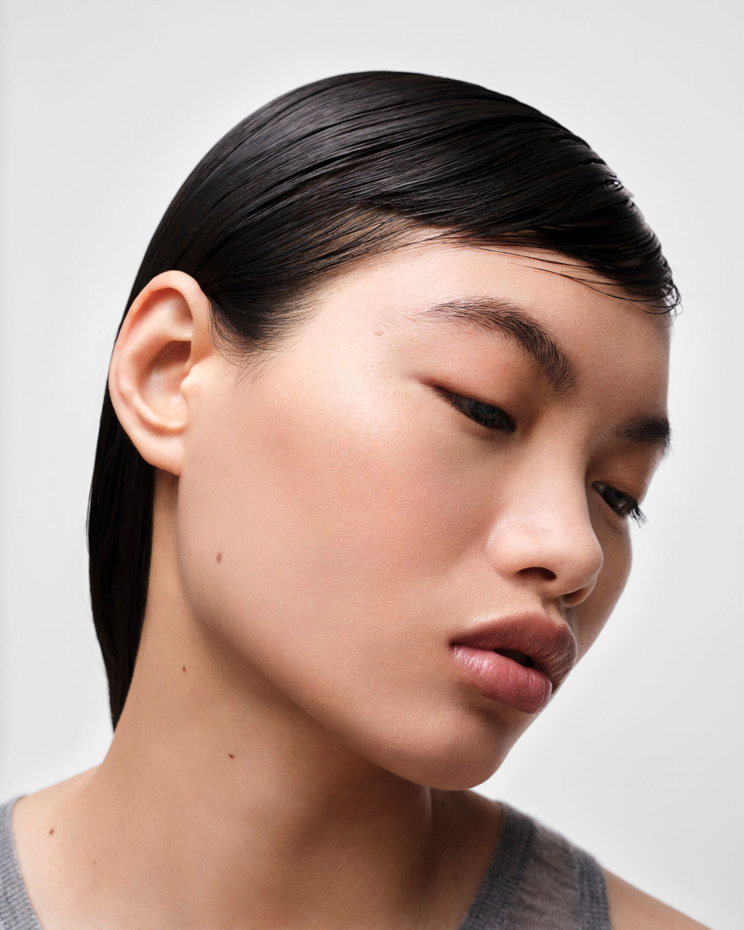 Kem Nền PRADA Reveal Skin Optimizing Foundation #LW10 Light Warm