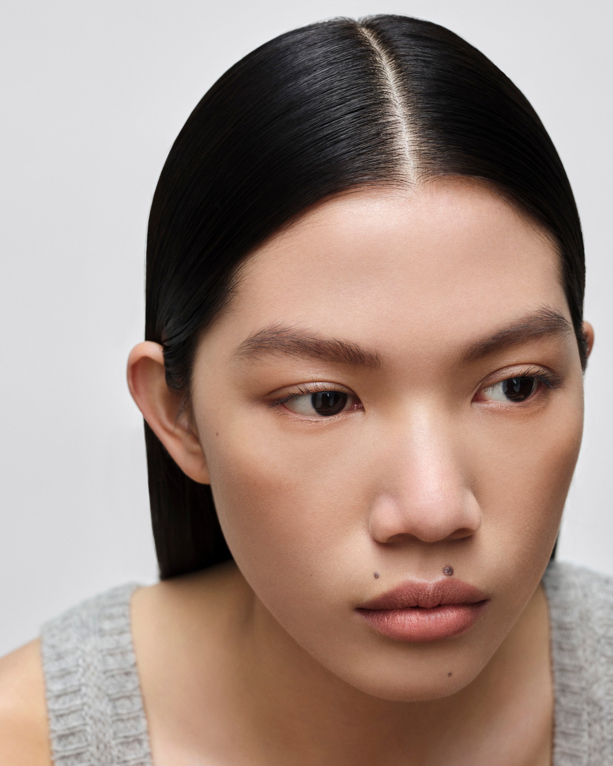 Kem Nền PRADA Reveal Skin Optimizing Foundation #LW5 Light Warm - Kallos Vietnam