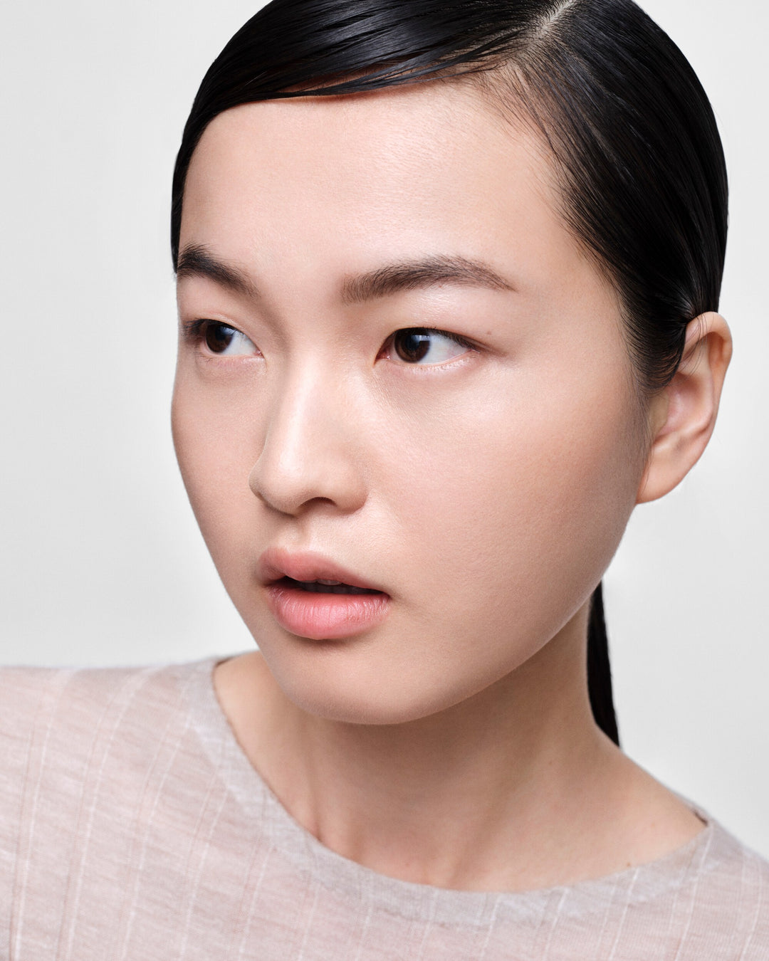 Kem Nền PRADA Reveal Skin Optimizing Foundation #MC50 Medium Cool