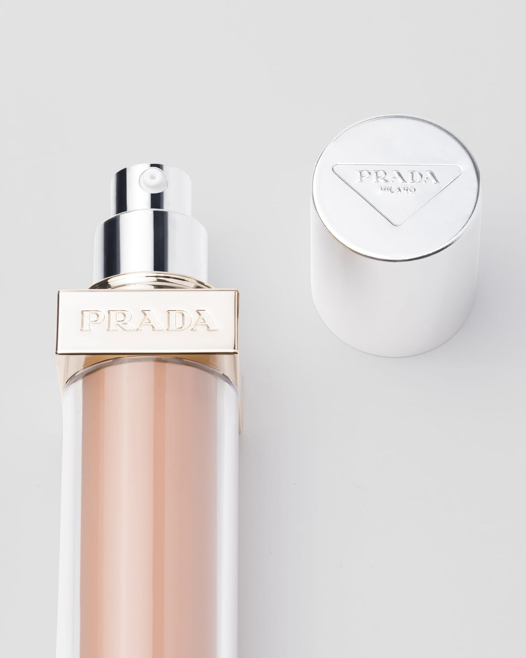 Kem Nền PRADA Reveal Skin Optimizing Foundation #MC50 Medium Cool