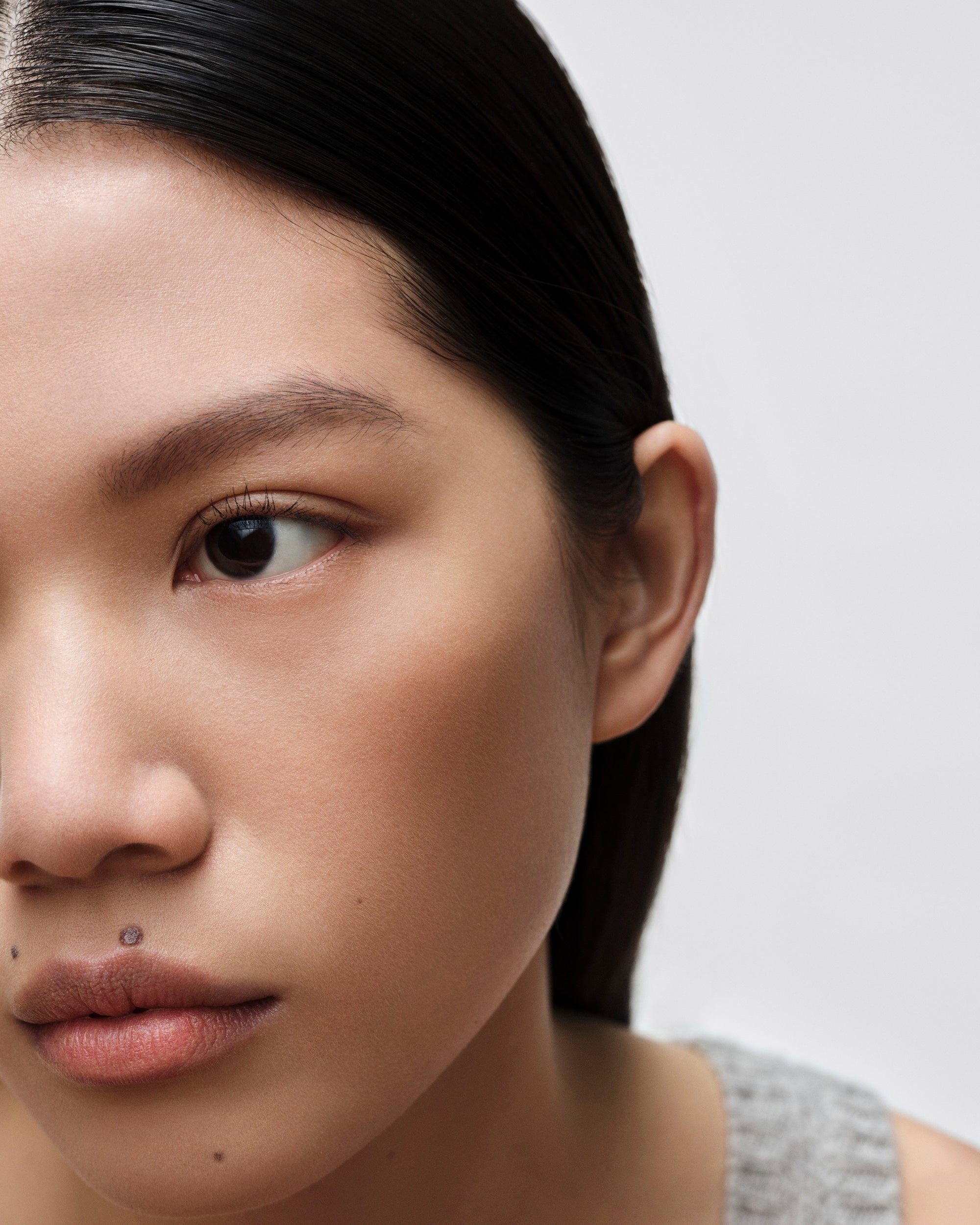 Kem Nền PRADA Reveal Skin Optimizing Foundation - Refill #LW5 Light Warm - Kallos Vietnam