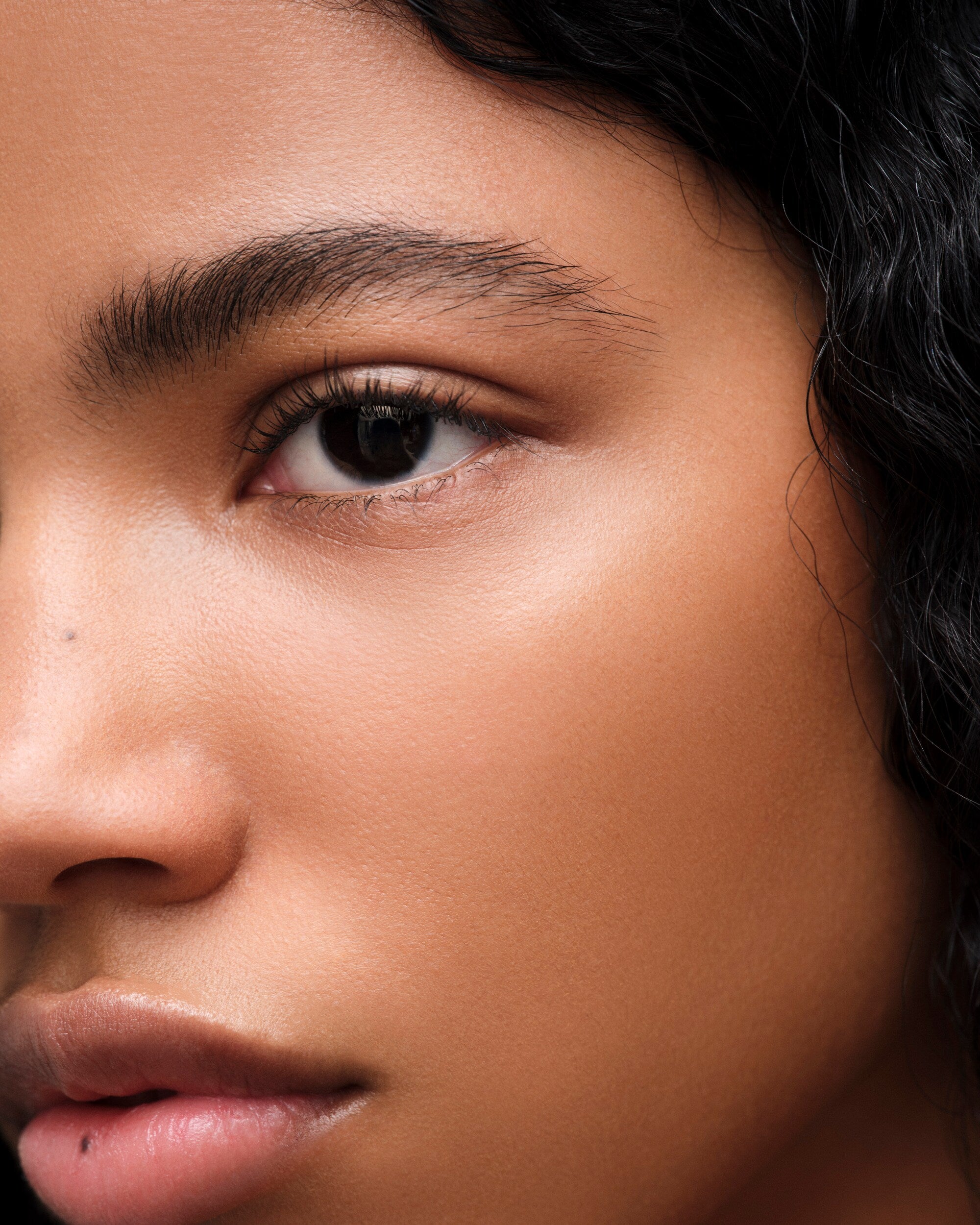 Kem Nền PRADA Reveal Skin Optimizing Foundation - Refill #MW50 Medium Warm - Kallos Vietnam