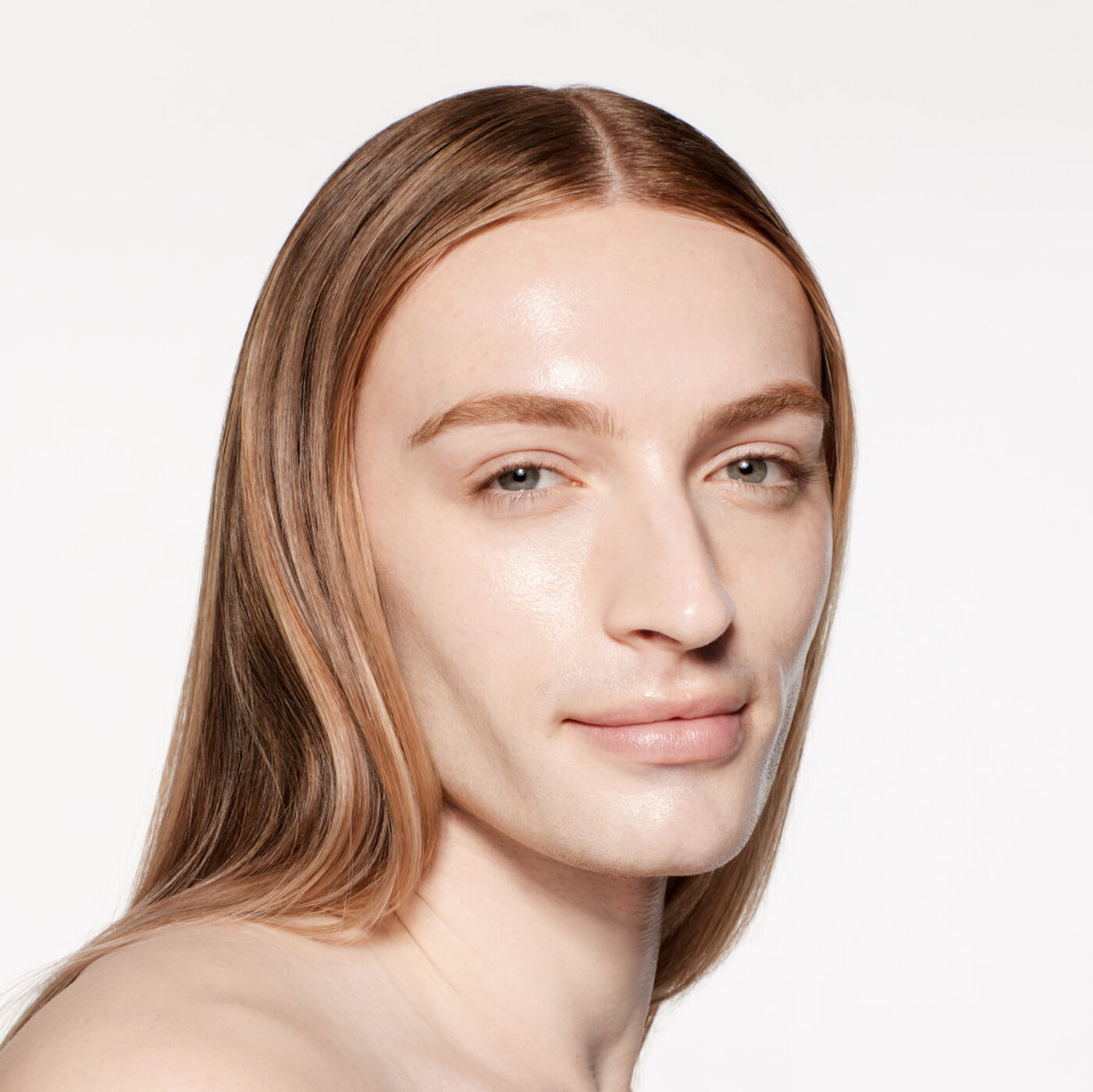 Kem Nền Shiseido RevitalEssence Skin Glow Foundation #120 Ivory - Kallos Vietnam