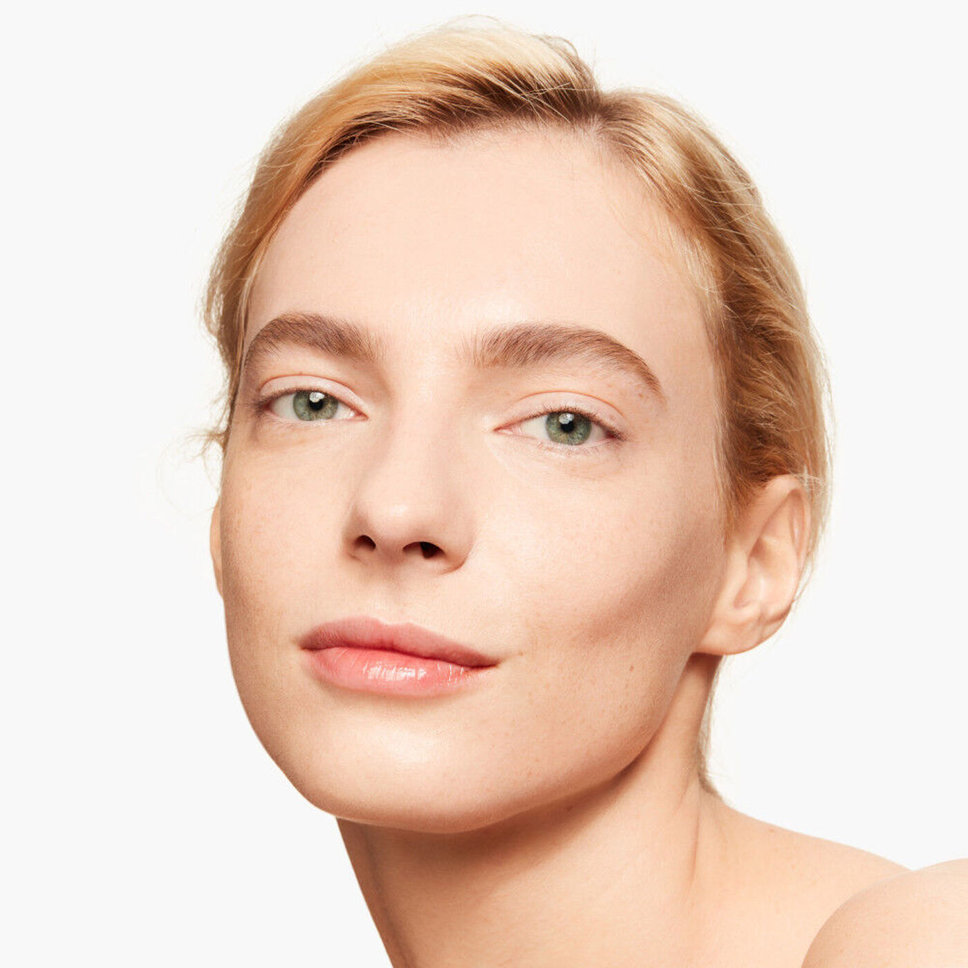 Kem Nền Shiseido Synchro Skin Radiant Lifting Foundation #140 Porcelain - Kallos Vietnam