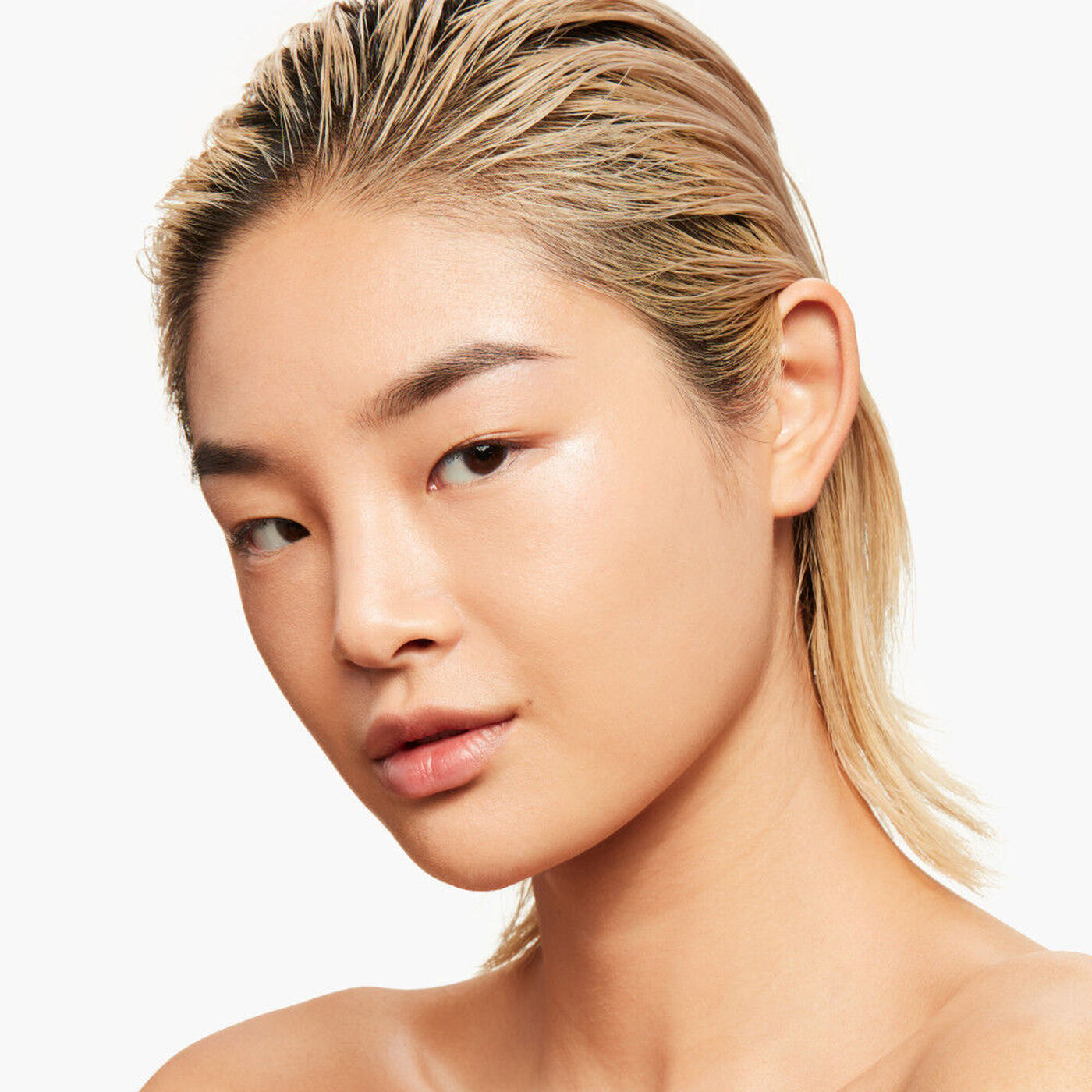 Kem Nền Shiseido Synchro Skin Radiant Lifting Foundation #310 Silk - Kallos Vietnam