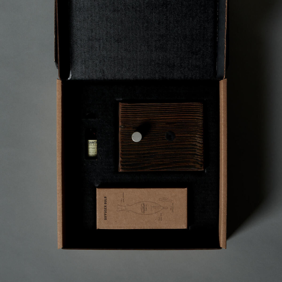 Bộ Khuếch Tán Tinh Dầu LE LABO Santal 26 Small Home Diffuser