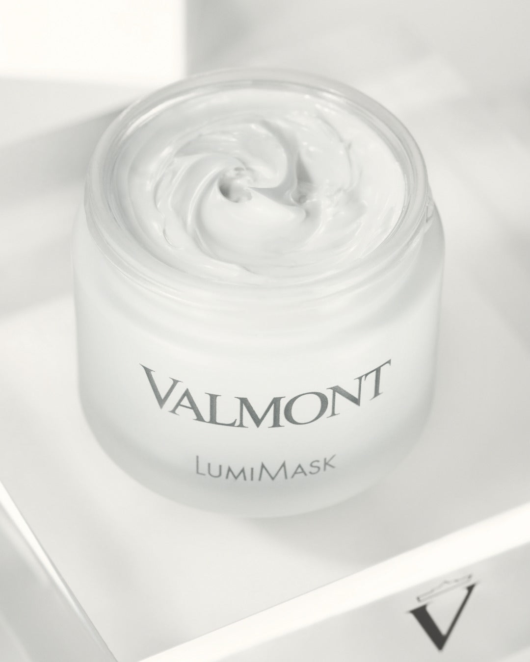 Mặt Nạ VALMONT LumiMask Resurfacing Mask