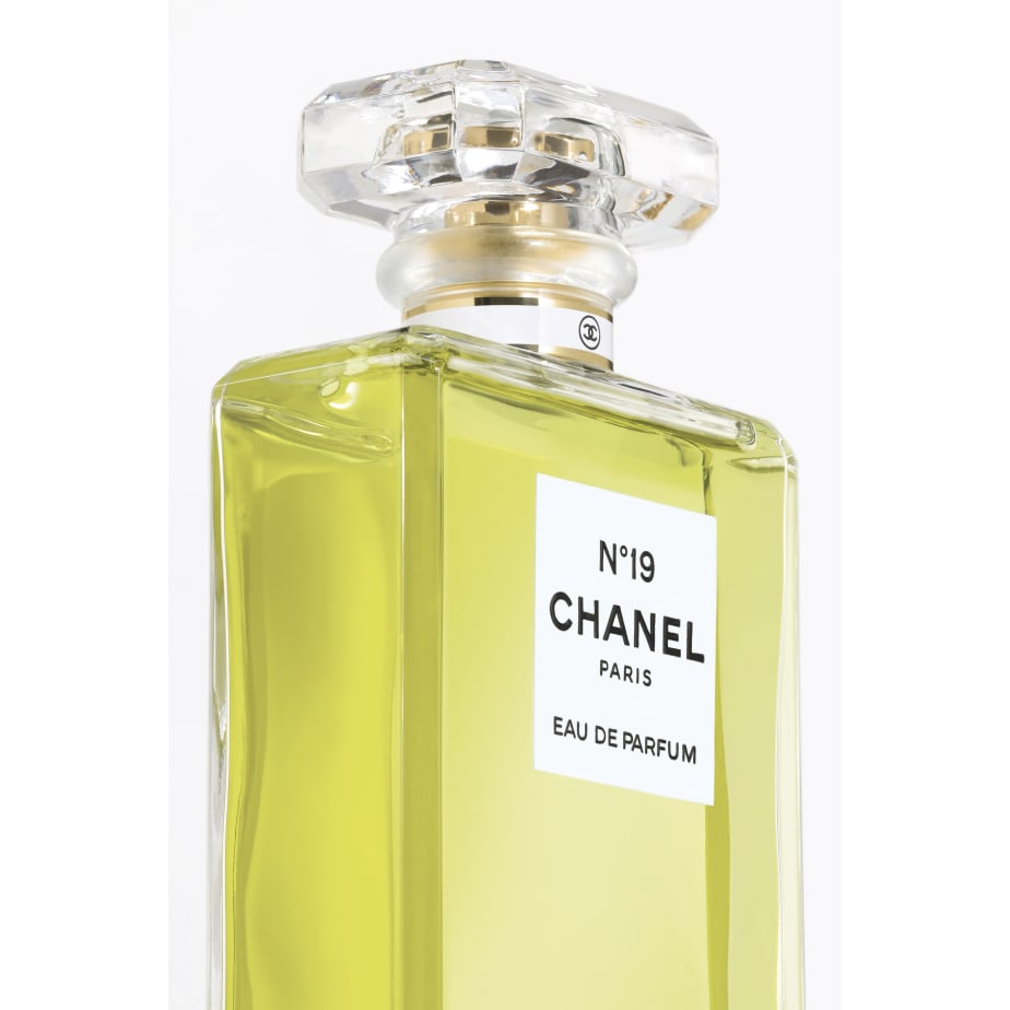 Nước Hoa CHANEL N°19 Eau De Parfum Spray - Kallos Vietnam