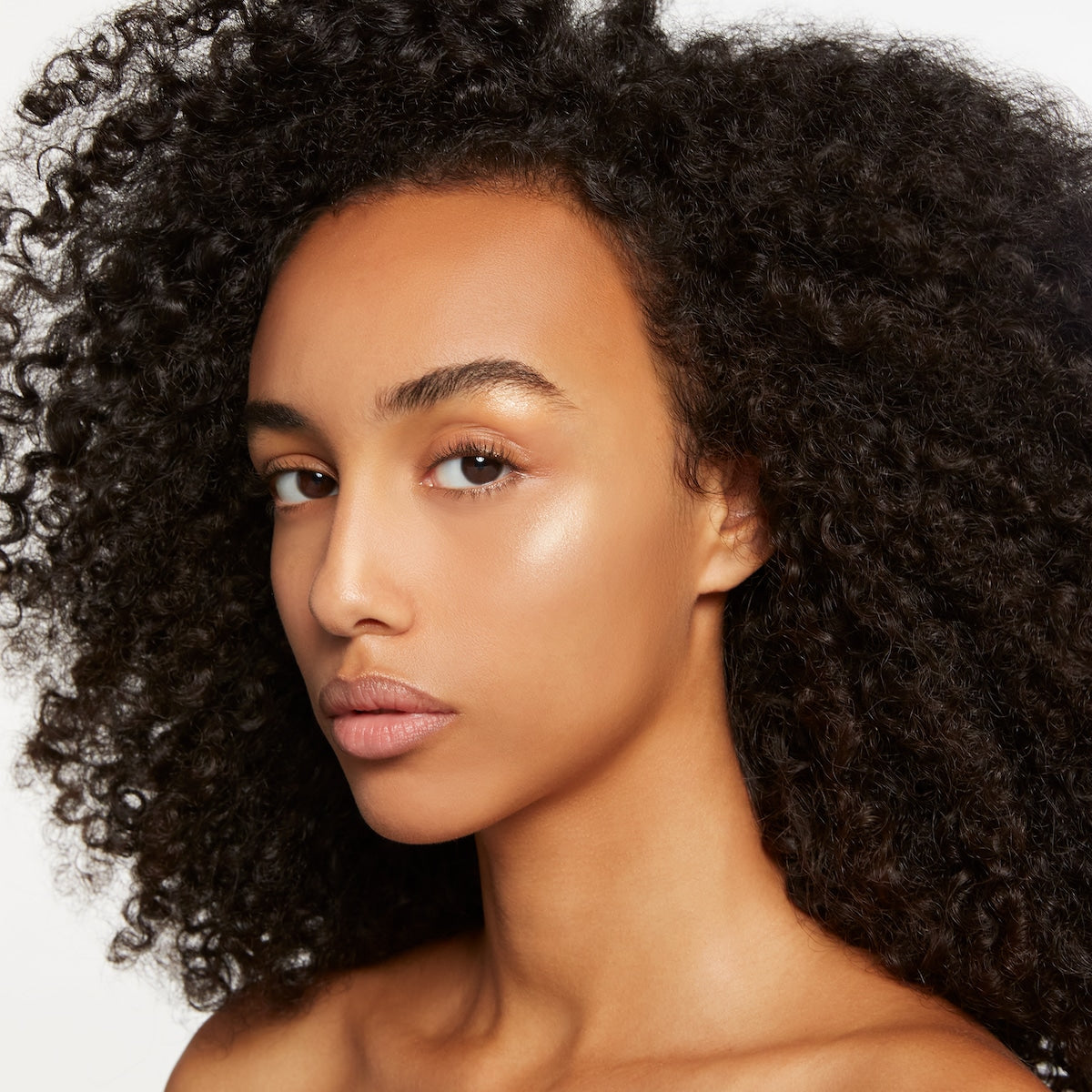 Phấn Bắt Sáng GUCCI Glow Highlighter Powder #03 Warm Gold