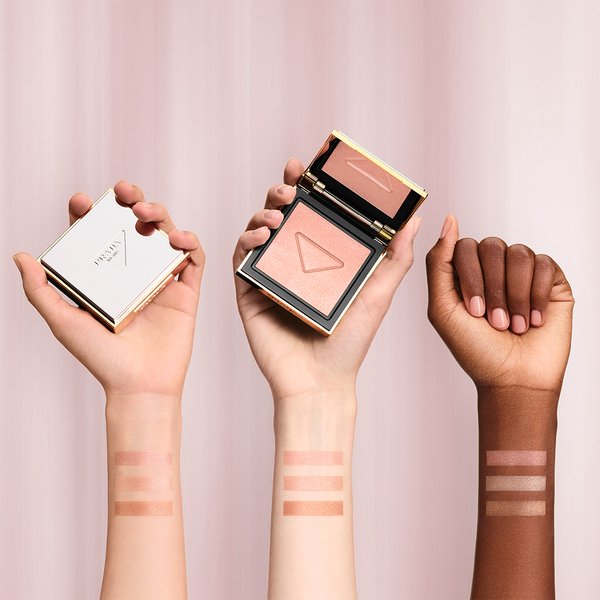 Phấn Bắt Sáng PRADA Light Glowing Highlighter #03 Deep