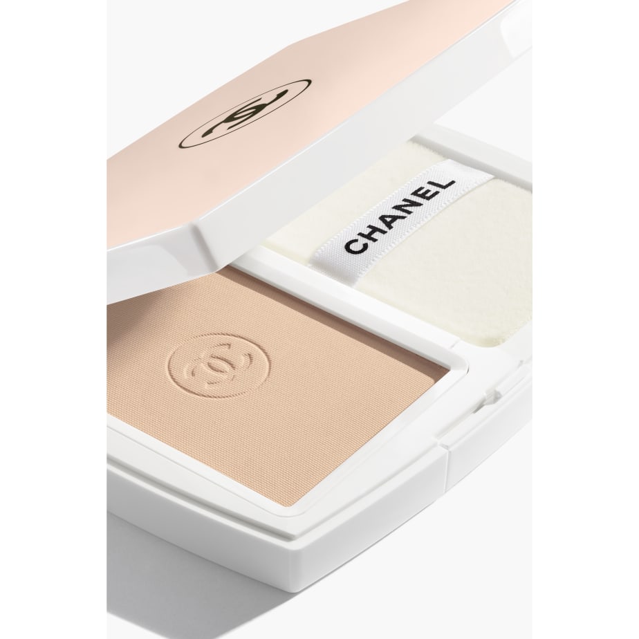 Phấn Nền CHANEL Le Blanc Brightening Compact Foundation #BR22