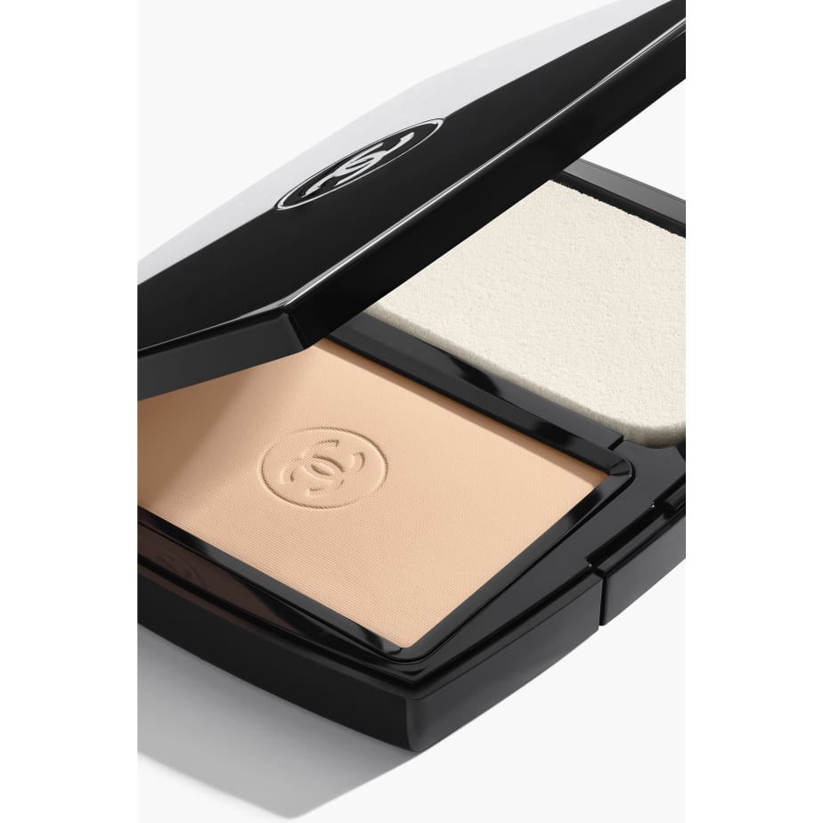 Phấn Nền CHANEL Ultra Le Teint Foundation #BR22 - Light Medium Shade - Kallos Vietnam