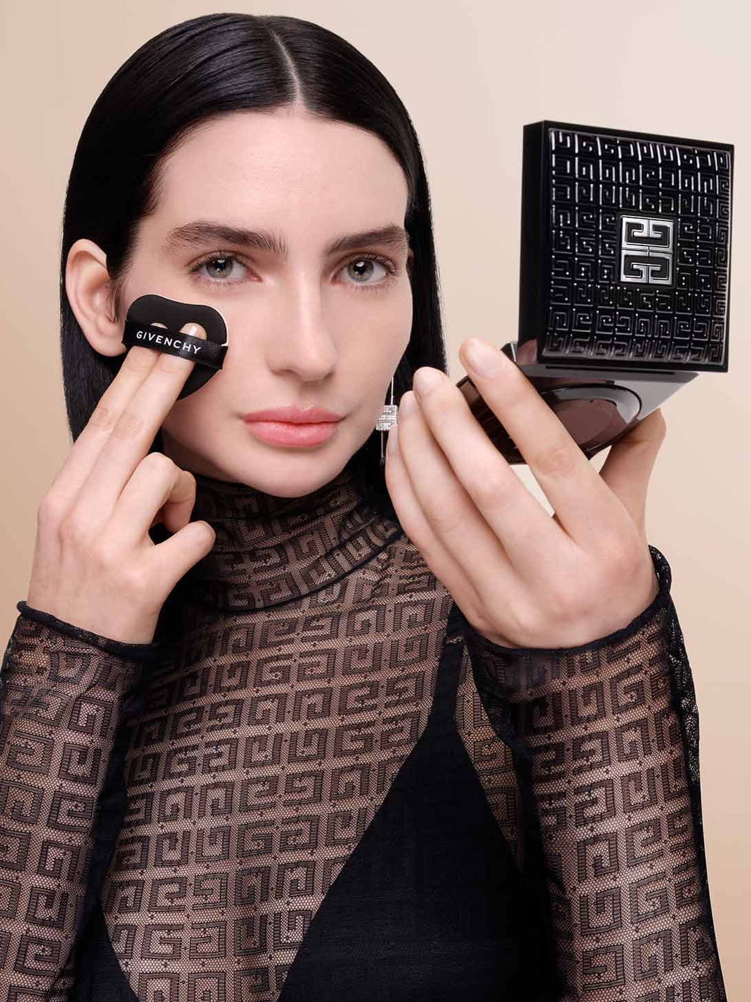 Phấn Nền GIVENCHY Prisme Libre Glow Cushion Foundation #C105 - Kallos Vietnam