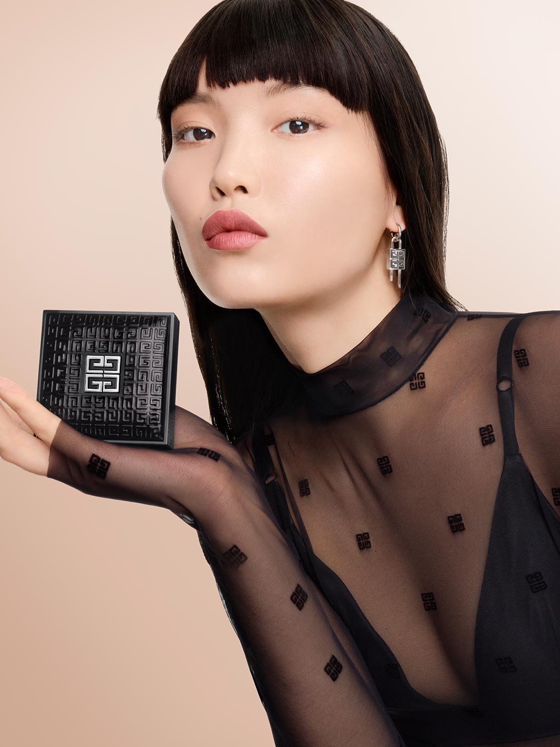 Phấn Nền GIVENCHY Prisme Libre Glow Cushion Foundation #C105 - Kallos Vietnam