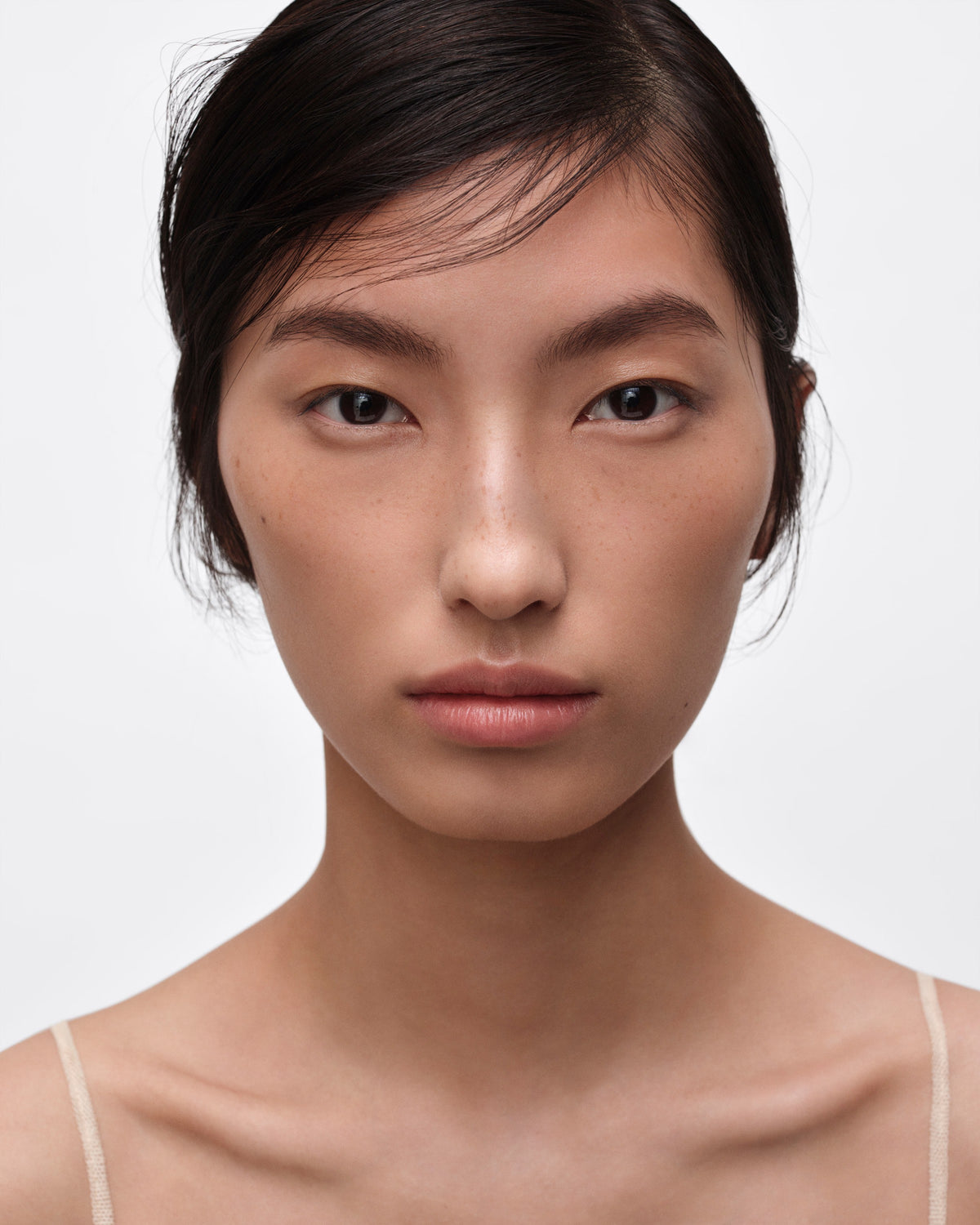 Phấn Nước PRADA Reveal Mesh Cushion Foundation #LN10 Light Neutral Limited