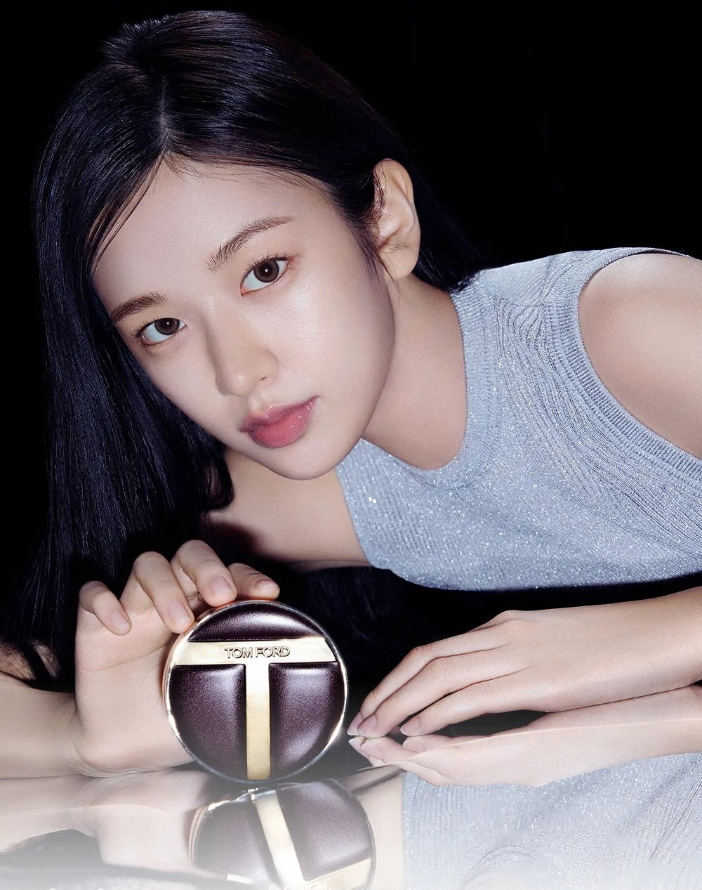Phấn Nước TOM FORD Architecture Radiance Hydrating Cushion #5.5 Bisque