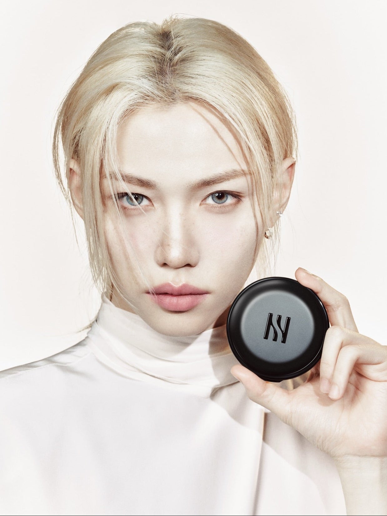 Phấn Phủ HERA Black Cushion Mesh Powder