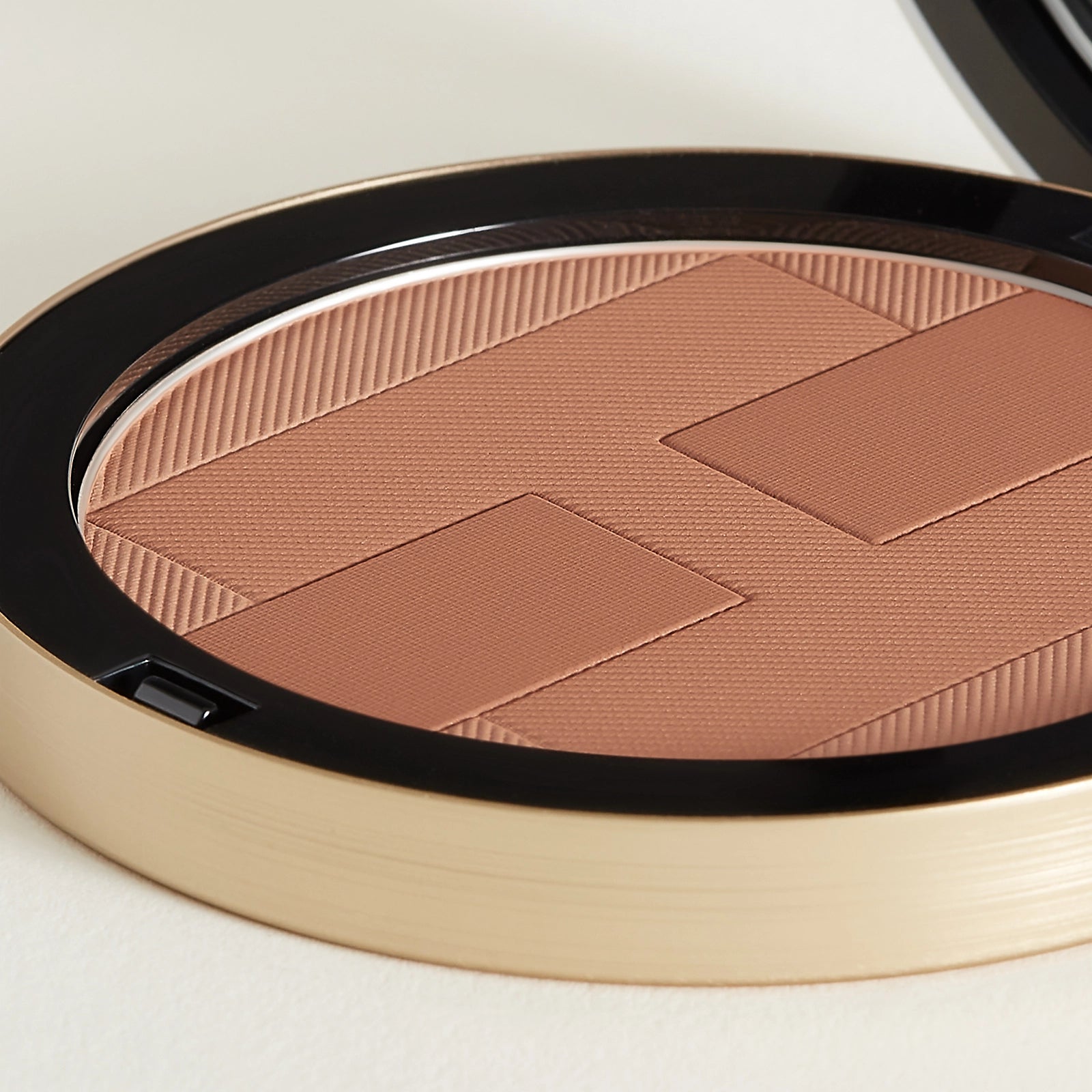 Phấn Phủ HERMÈS Plein Air H Trio Healthy Glow #05 Colorado - Kallos Vietnam