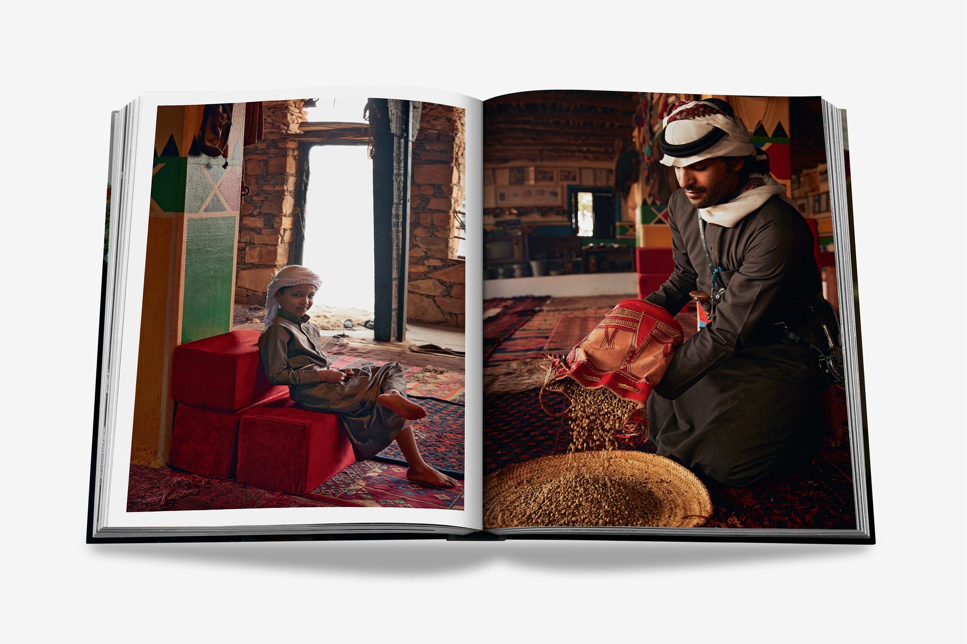 Sách ASSOULINE Saudi Arabia: Flower Men - Kallos Vietnam