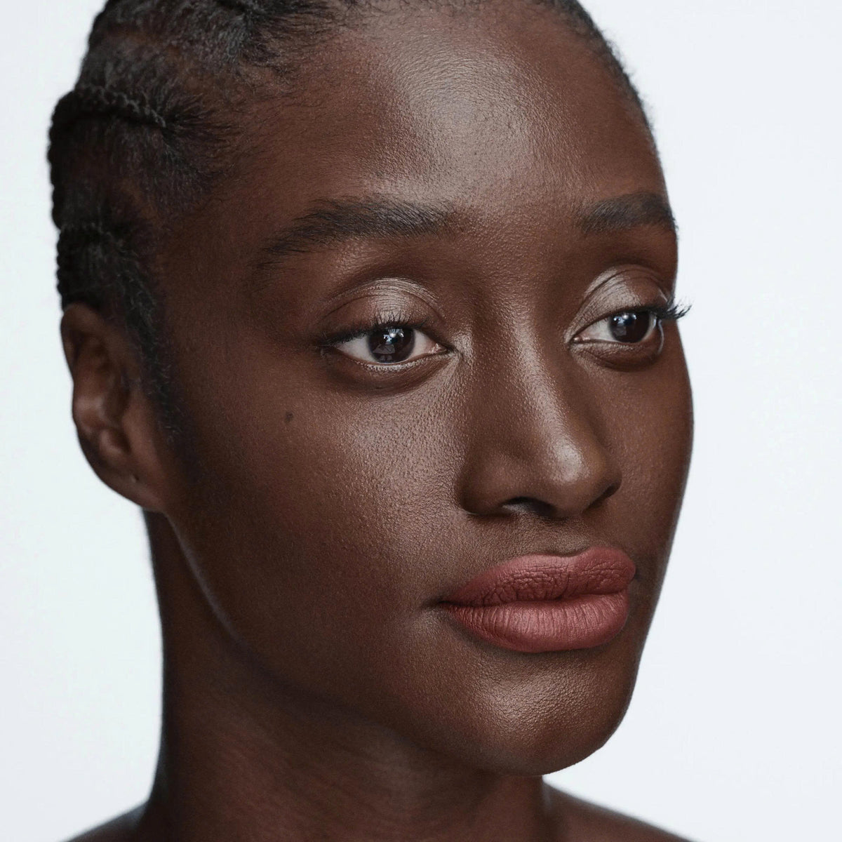 Son BYREDO Matte Lipstick #320 Attached