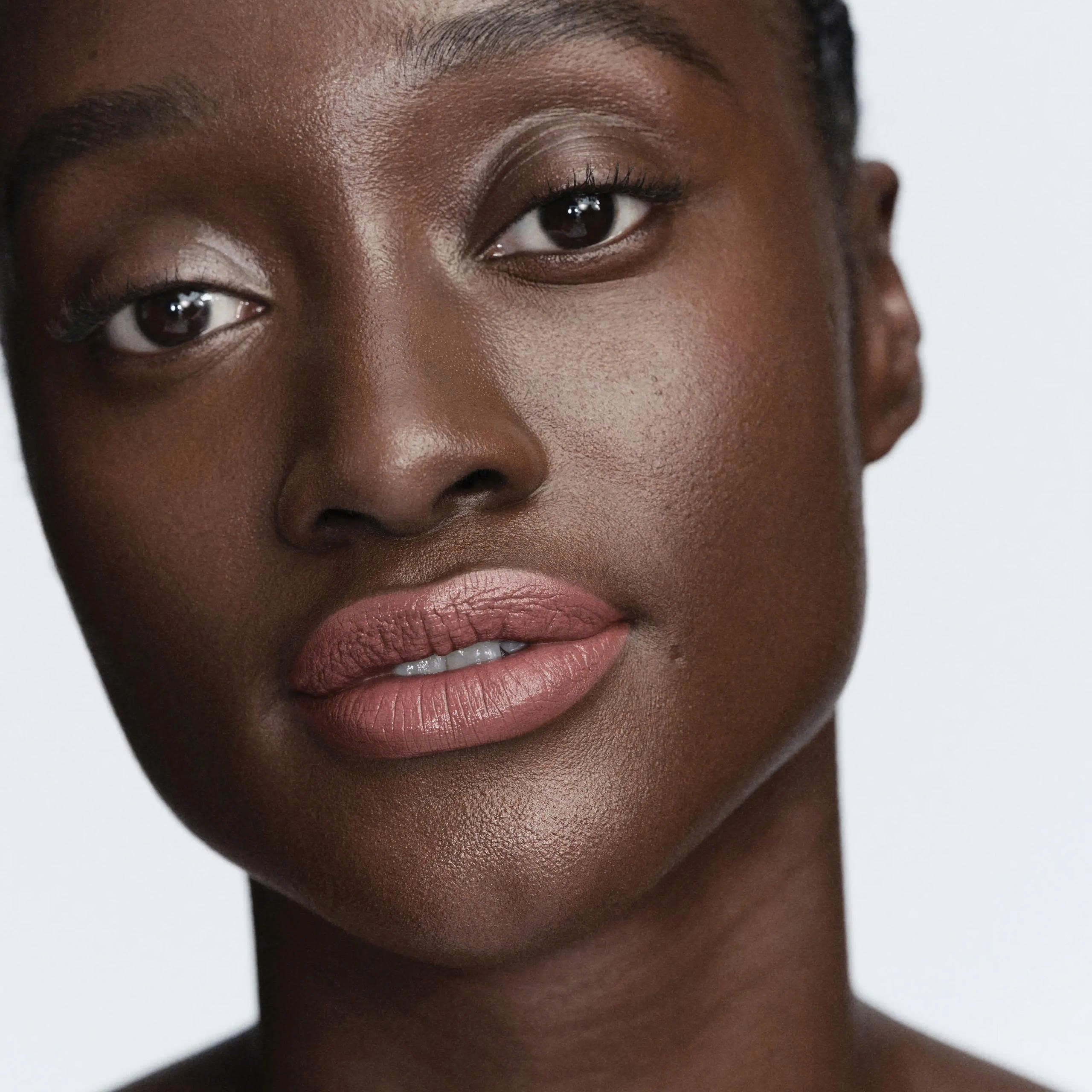 Son BYREDO Satin Lipstick #104 9AM-Kallos