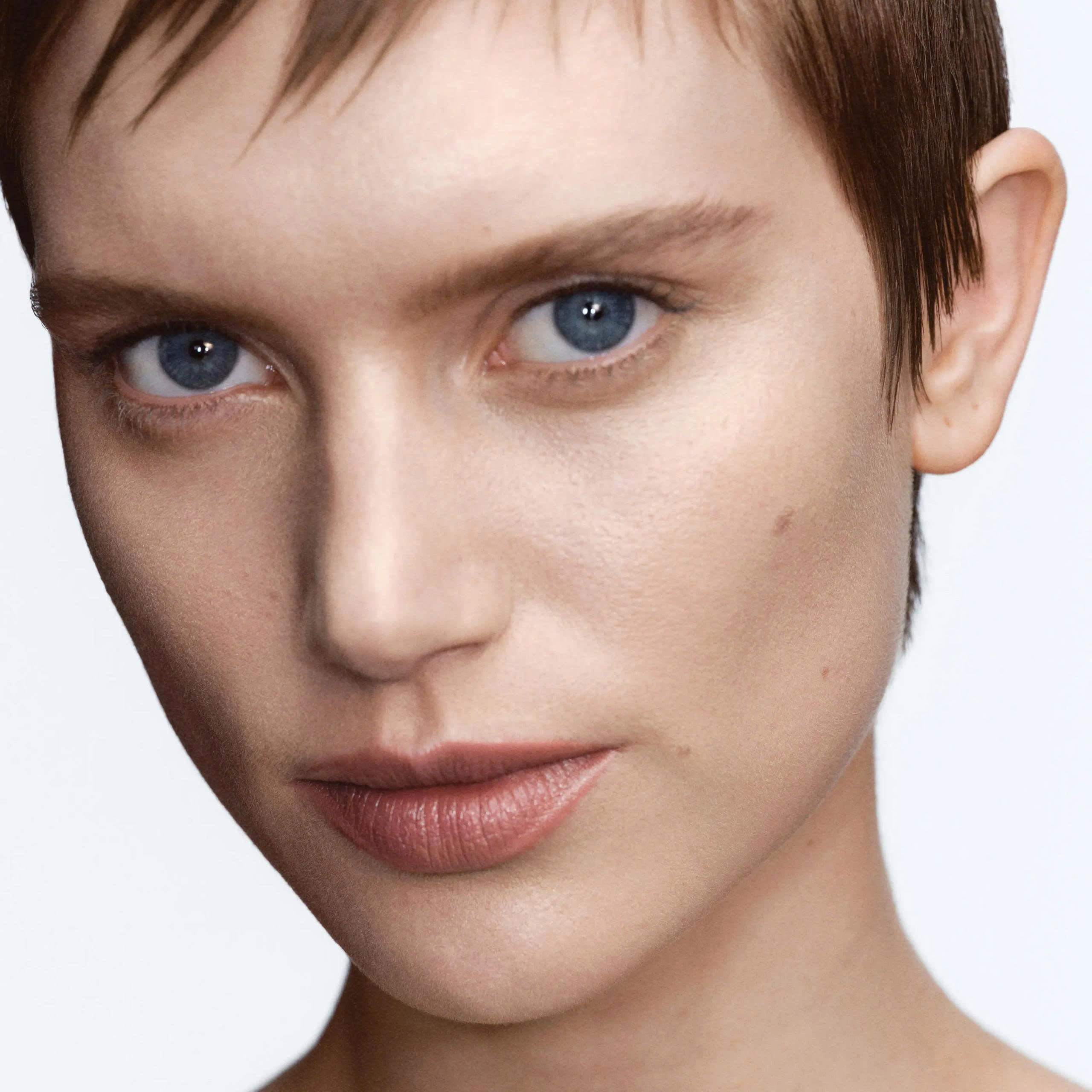 Son BYREDO Satin Lipstick #104 9AM-Kallos