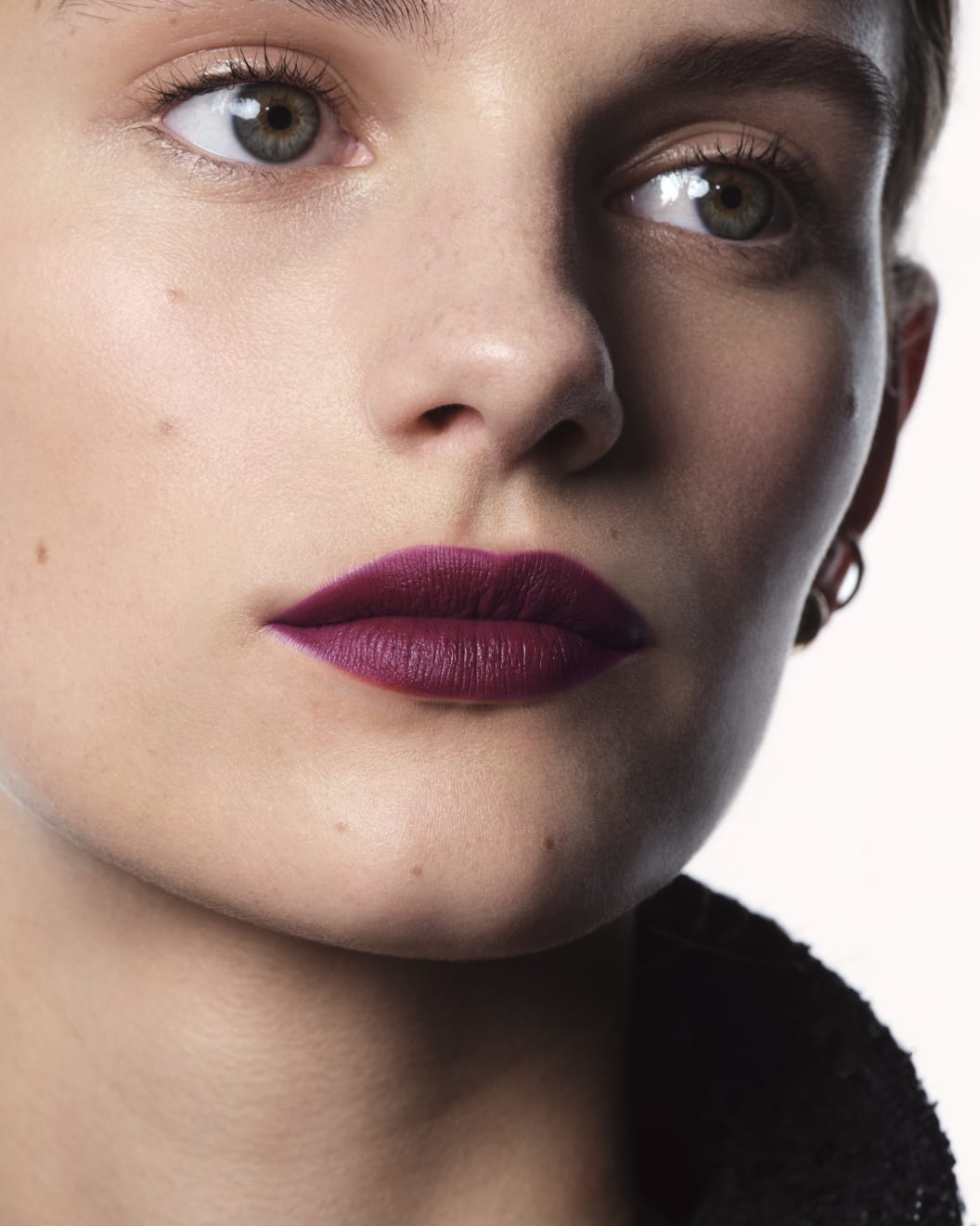 Son CHANEL 31 Le Rouge #24 Rouge Mystique - Black Red-Kallos