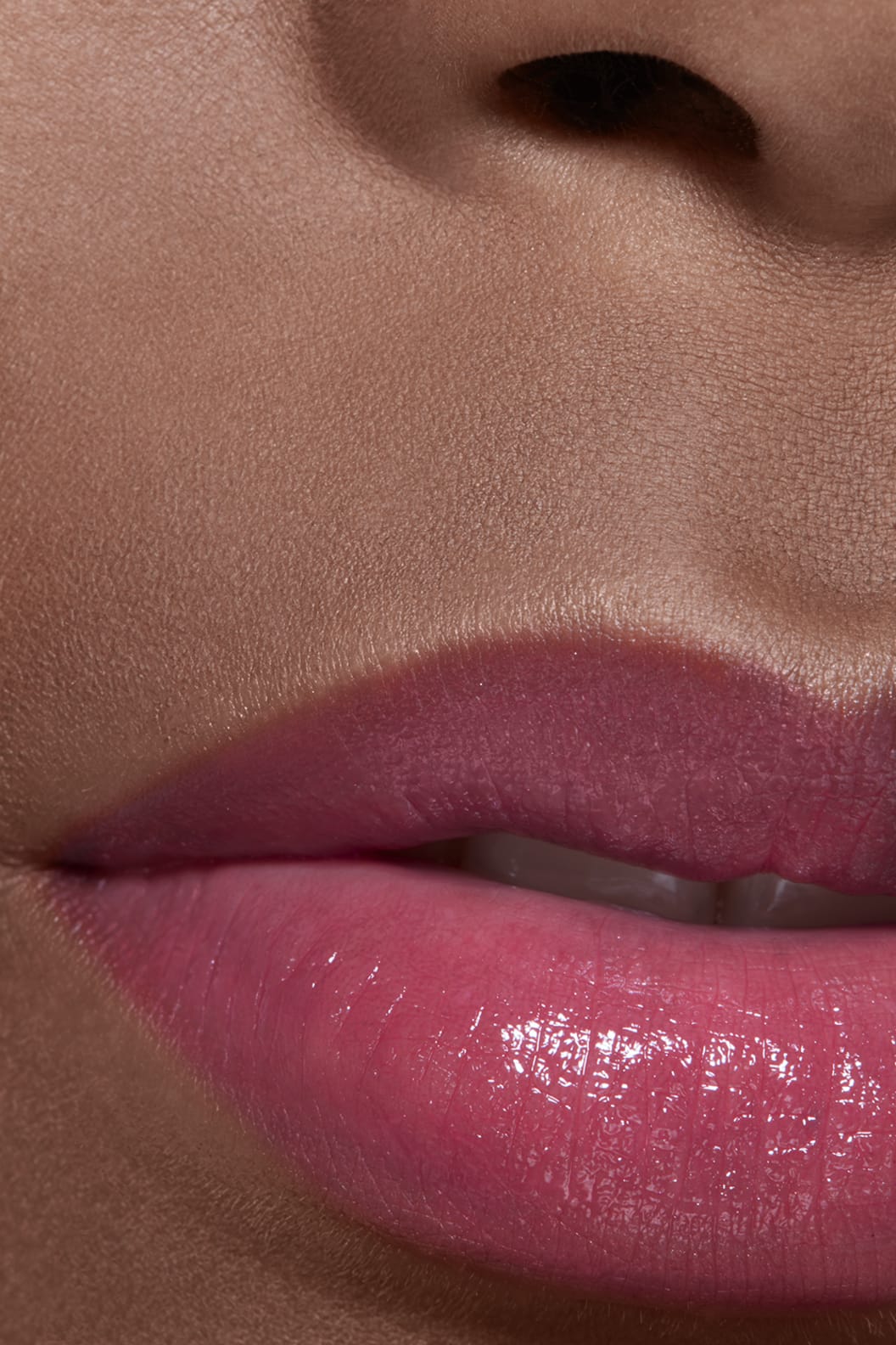 Son CHANEL Les Beiges Healthy Glow Lip Balm #Deep - Kallos Vietnam