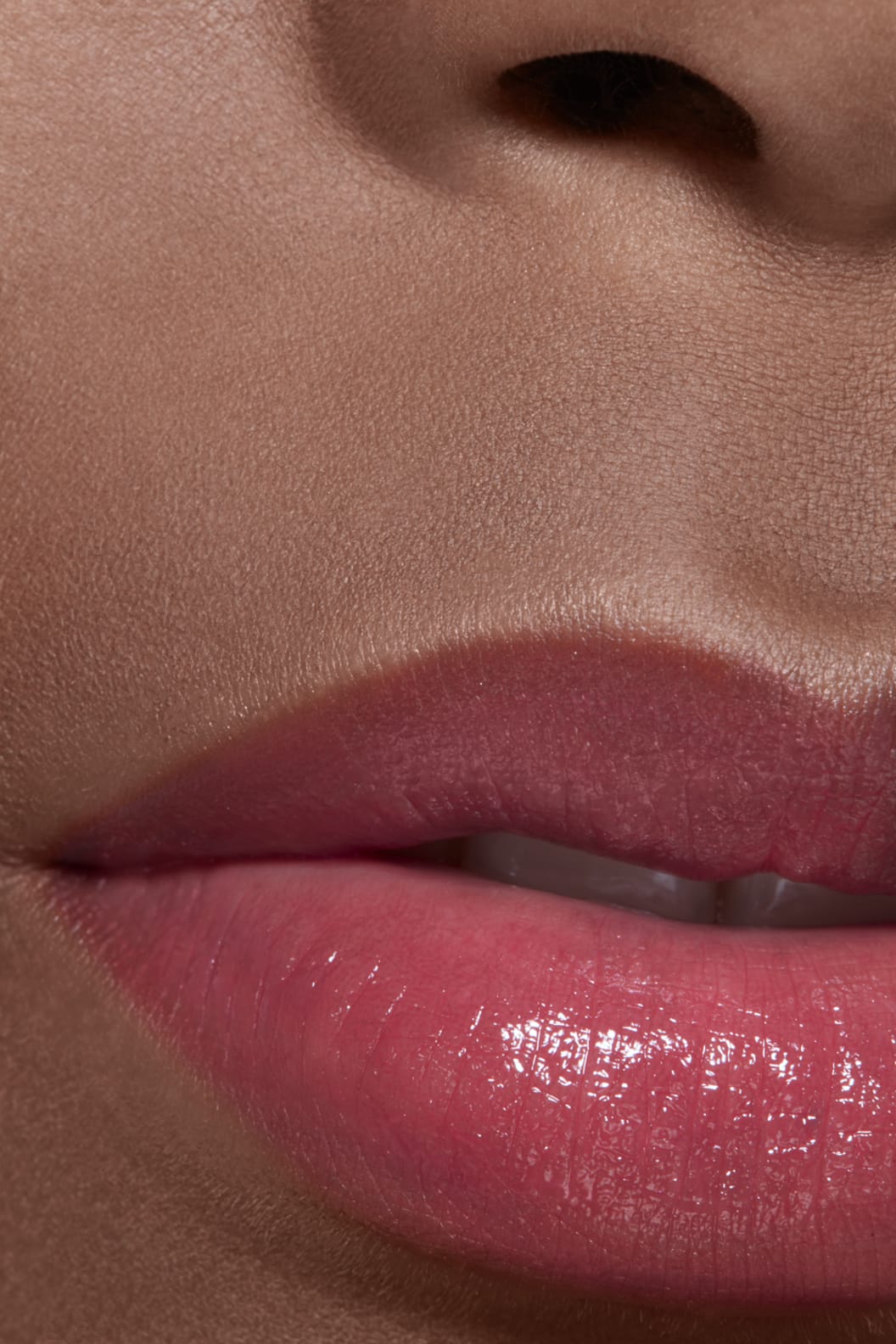 Son CHANEL Les Beiges Healthy Glow Lip Balm #Intense - Kallos Vietnam
