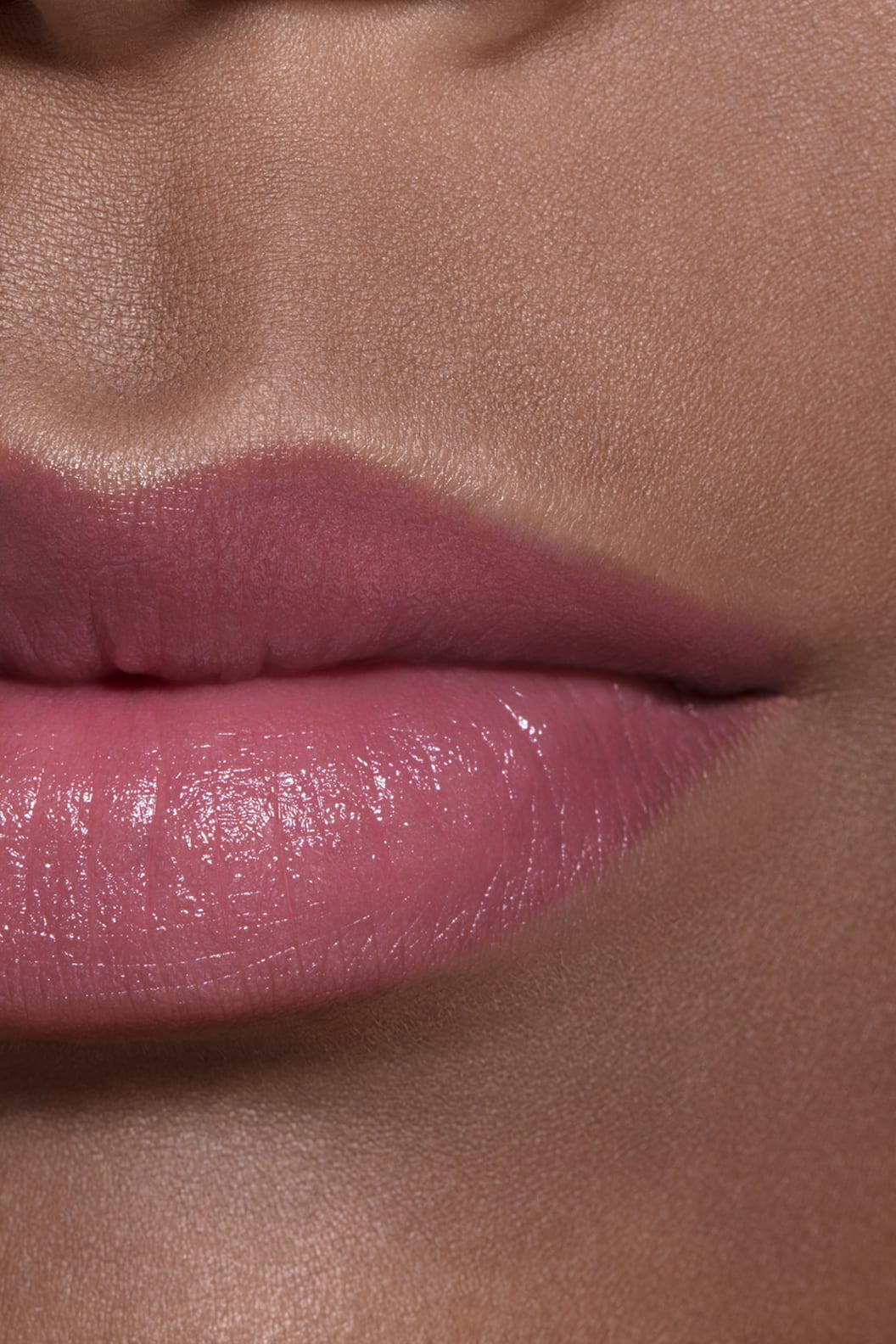 Son CHANEL Les Beiges Healthy Glow Lip Balm #Light - Kallos Vietnam