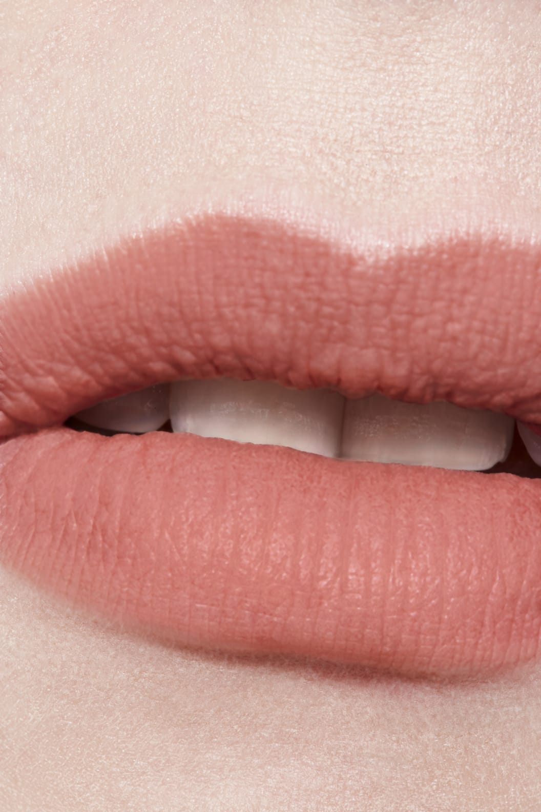 Son CHANEL Rouge Allure Liquid Velvet #204 Troublante - Salmon Pink-Kallos